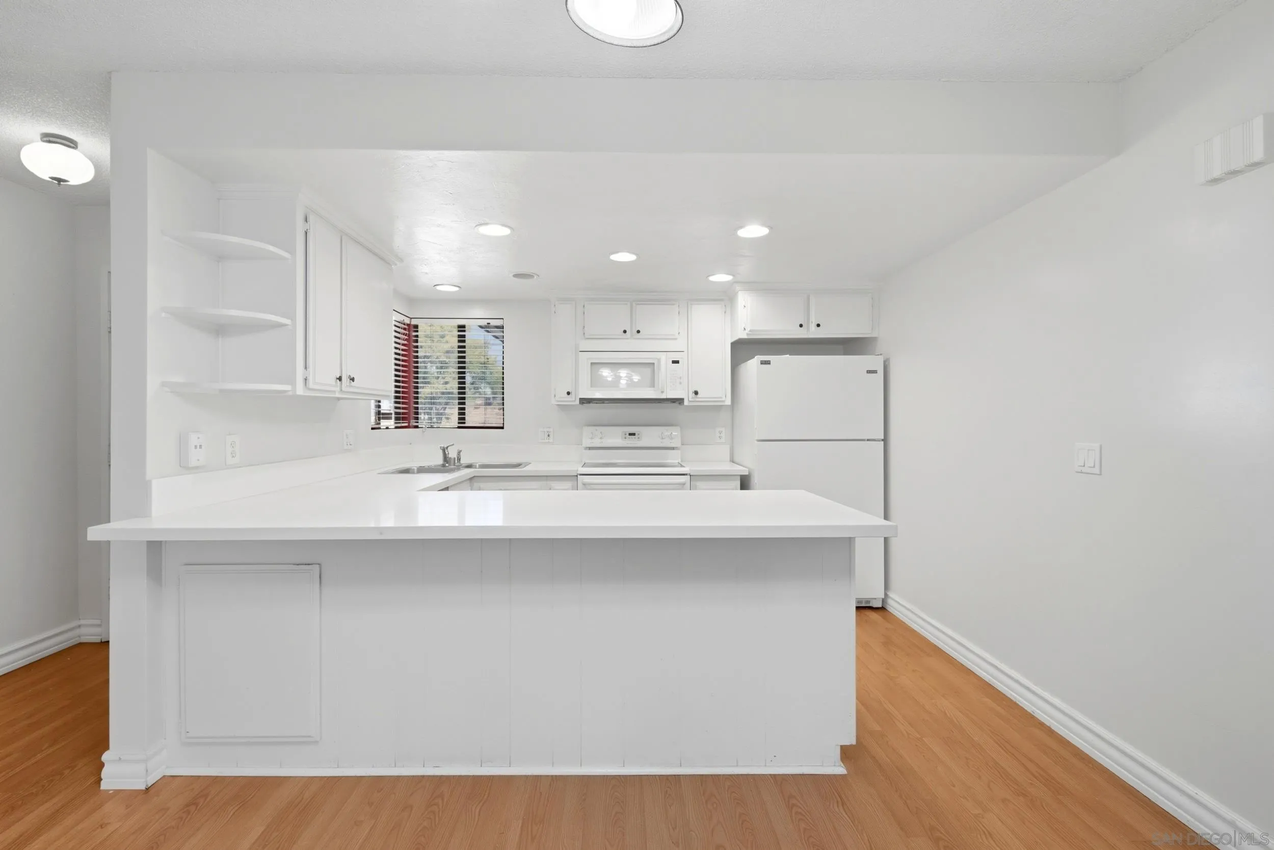 Photo #10: 260014107 Listing: Photo #10