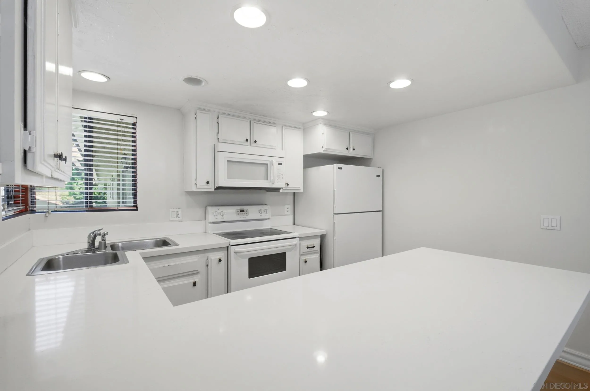 Photo #11: 260014107 Listing: Photo #11