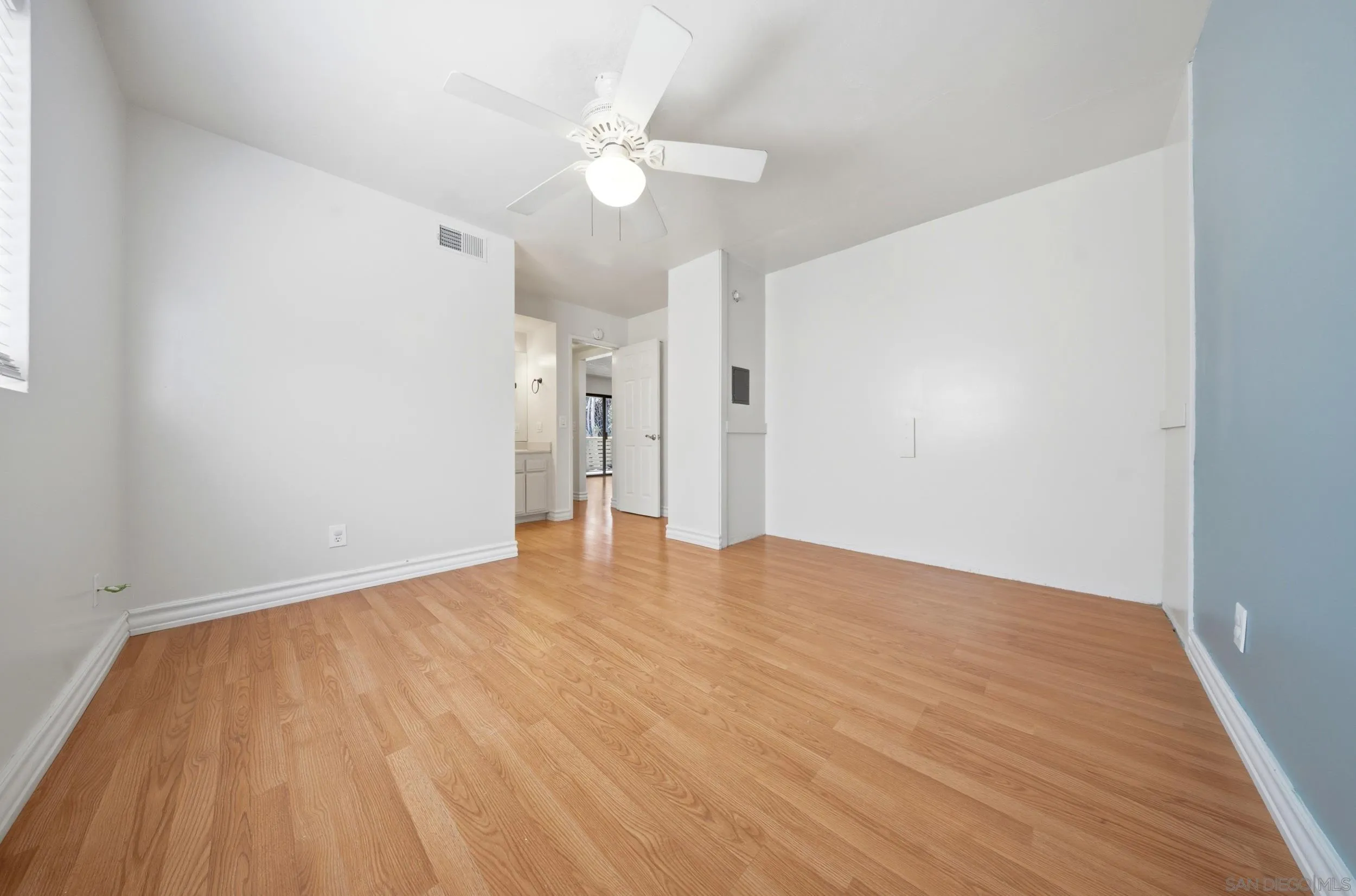 Photo #25: 260014107 Listing: Photo #25