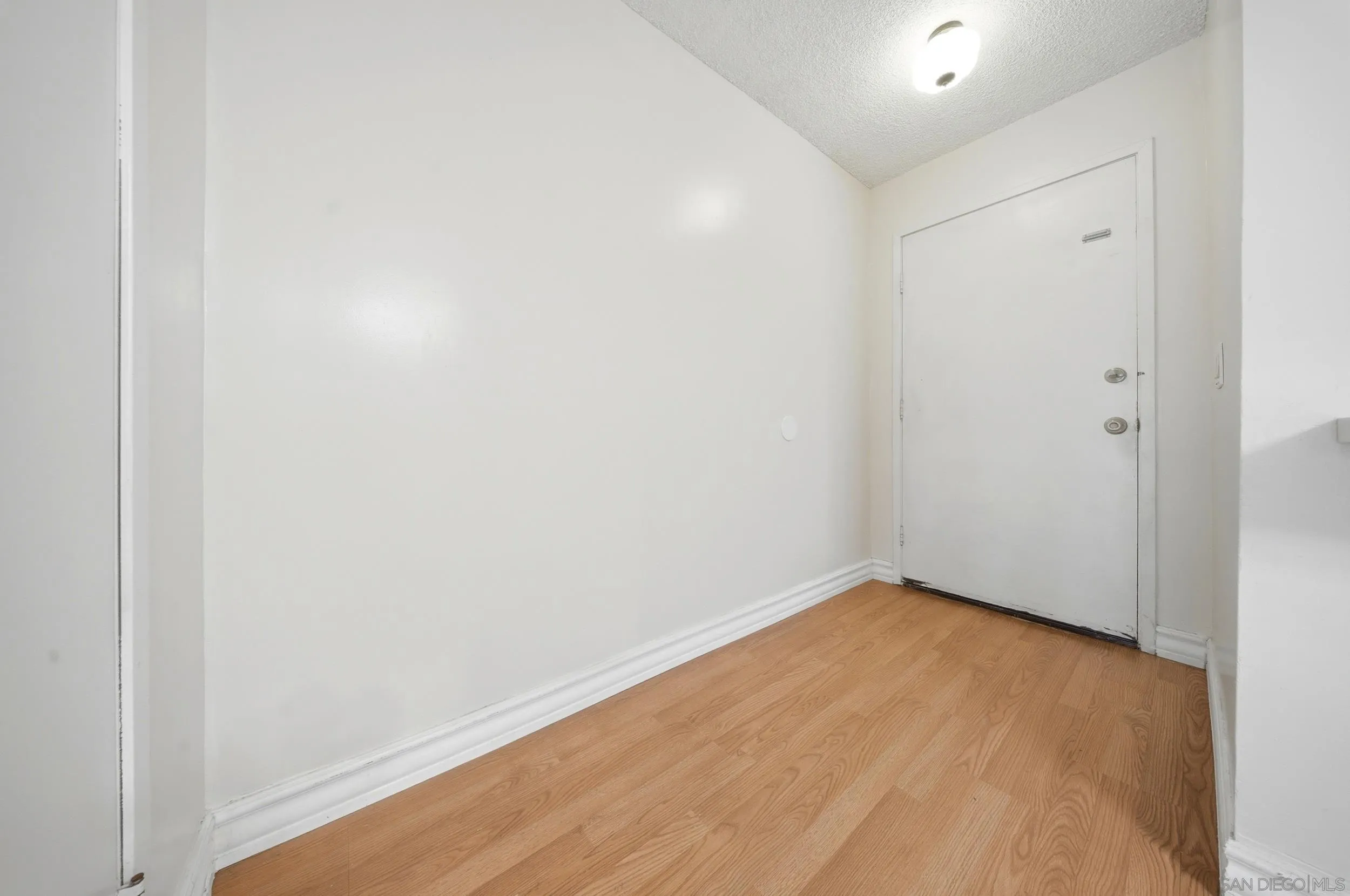Photo #6: 260014107 Listing: Photo #6