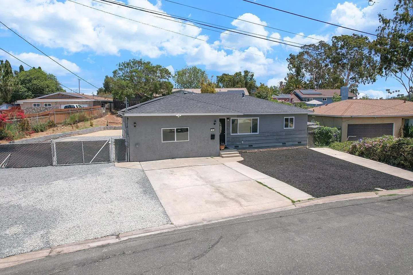 https://cdn.realtyfeed.com/cdn/127/260014109/56346501015cc3743dabb23d6efafed7.webp