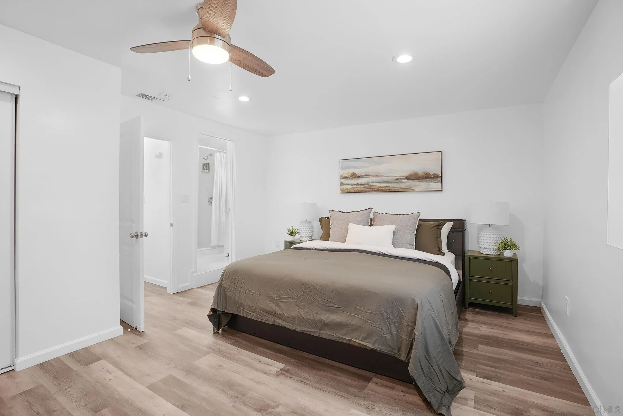 https://cdn.realtyfeed.com/cdn/127/260014109/63ee70bcafd9bc88379d09a7bff96c64.webp