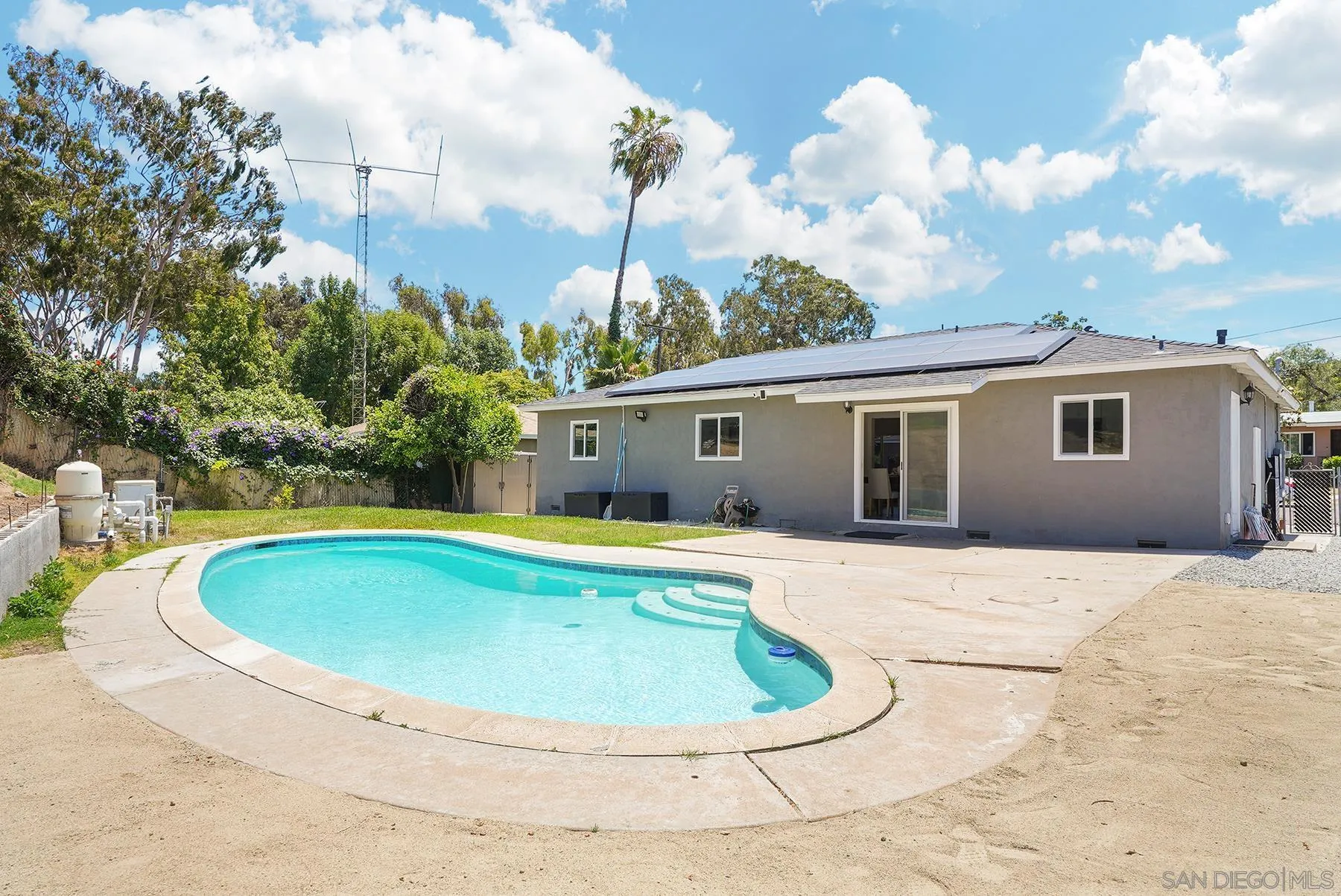 https://cdn.realtyfeed.com/cdn/127/260014109/7a63236a5208b337acea4cc123b90844.webp