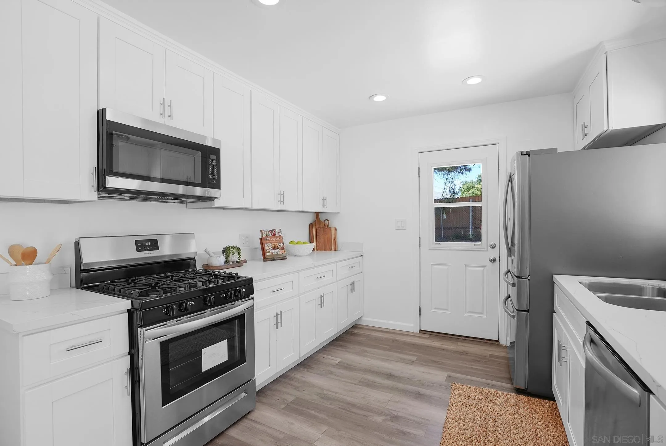 https://cdn.realtyfeed.com/cdn/127/260014109/8954bbf5052b247e20452b112827c4f2.webp
