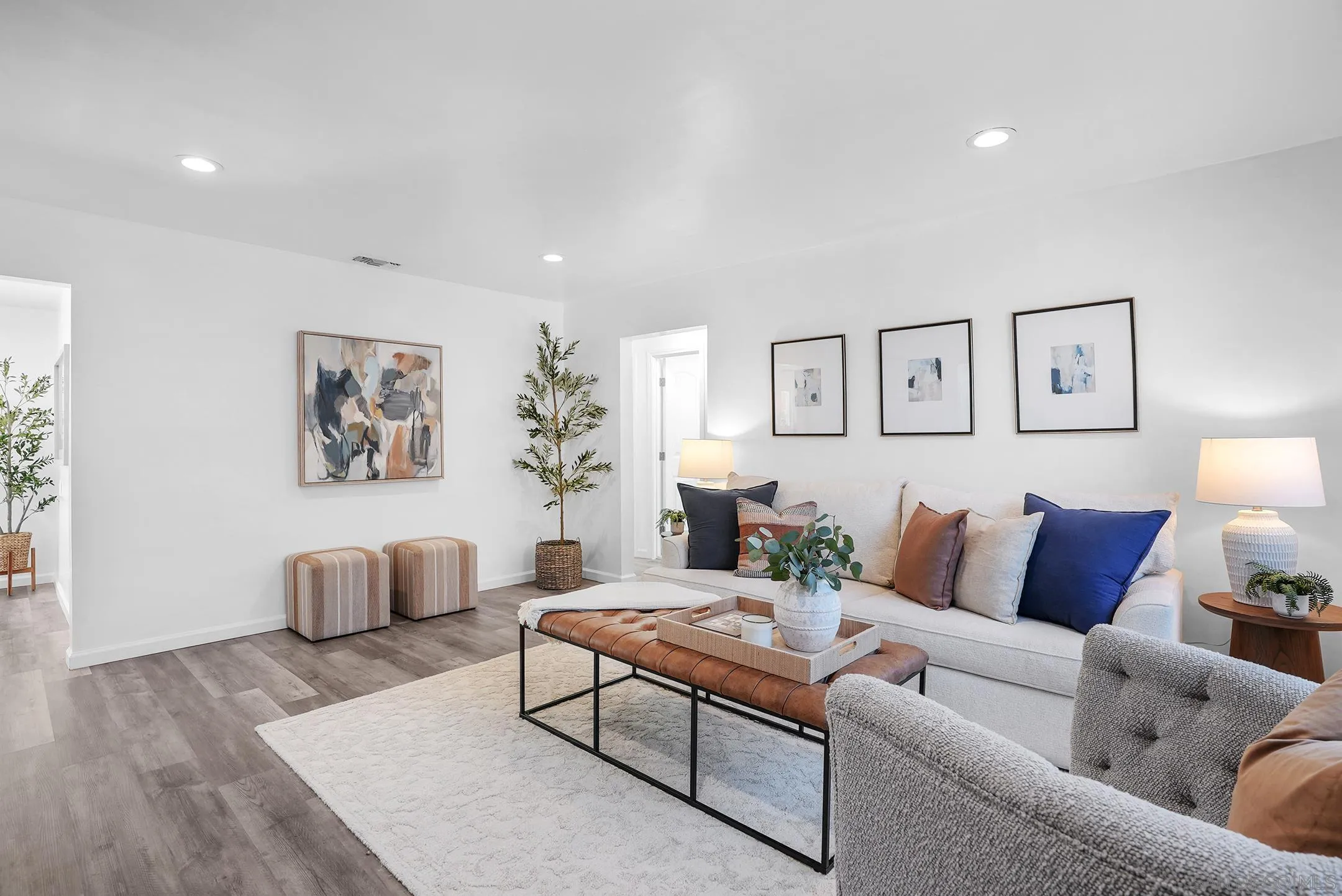 https://cdn.realtyfeed.com/cdn/127/260014109/8a18a5dcd1e8765ce657f302198b91c7.webp