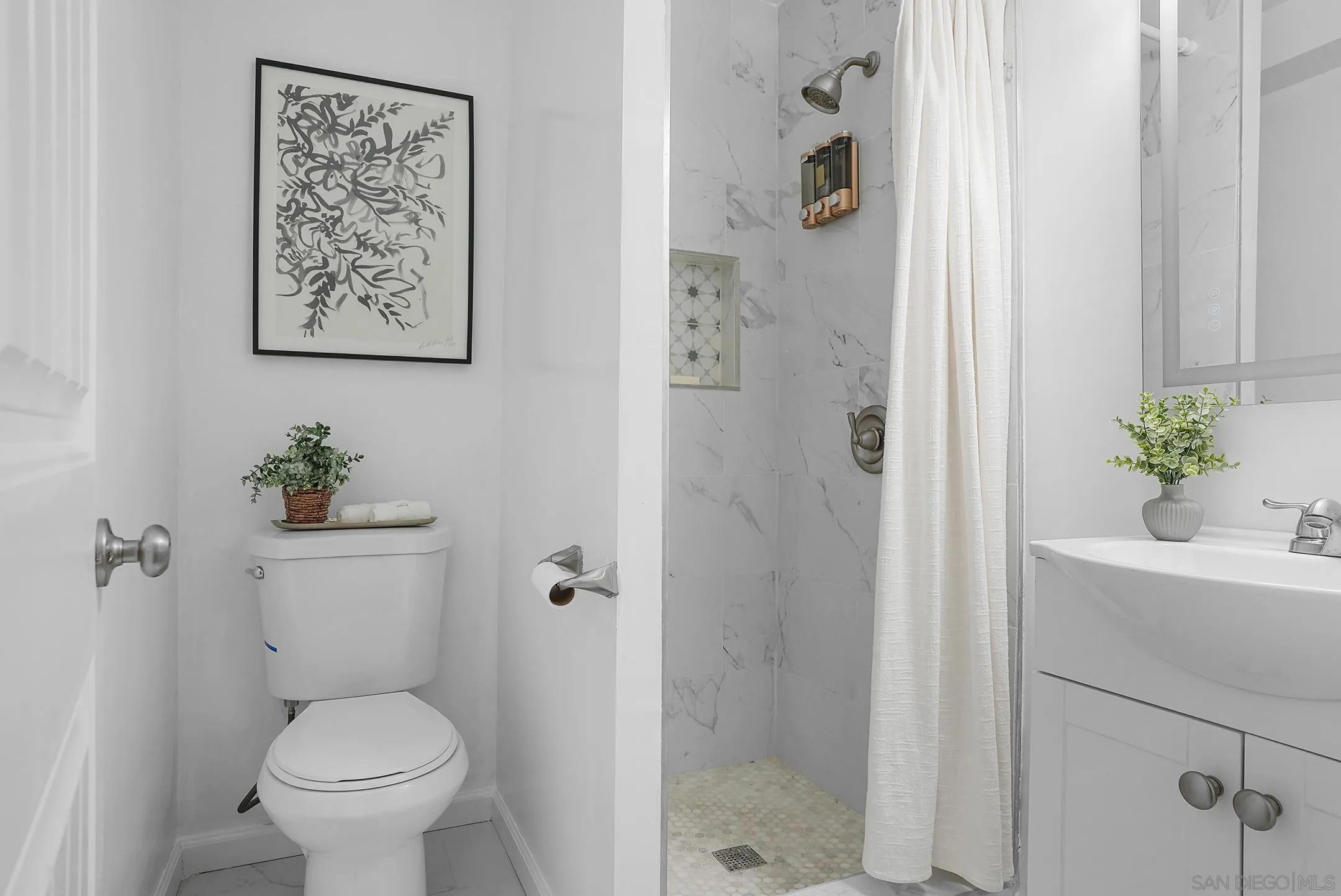 https://cdn.realtyfeed.com/cdn/127/260014109/d45c71091f4ed41a22f722c08376f2a4.webp