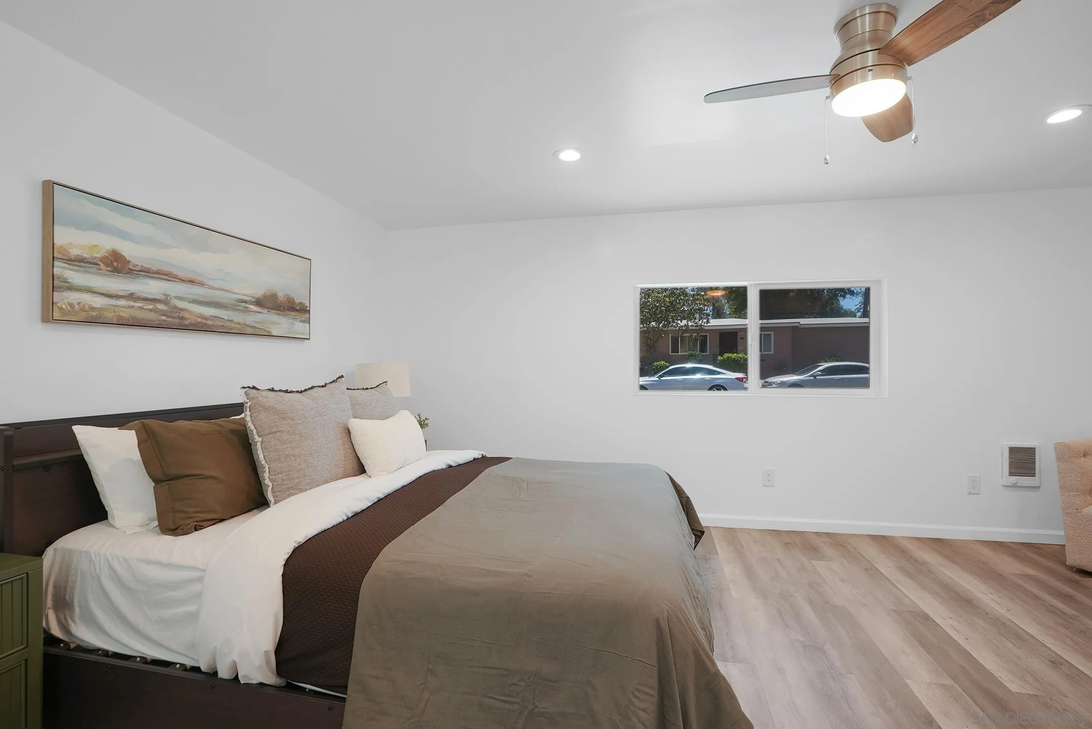 https://cdn.realtyfeed.com/cdn/127/260014109/e8b7e4ef48177200b043c0b1c6f0eb4e.webp