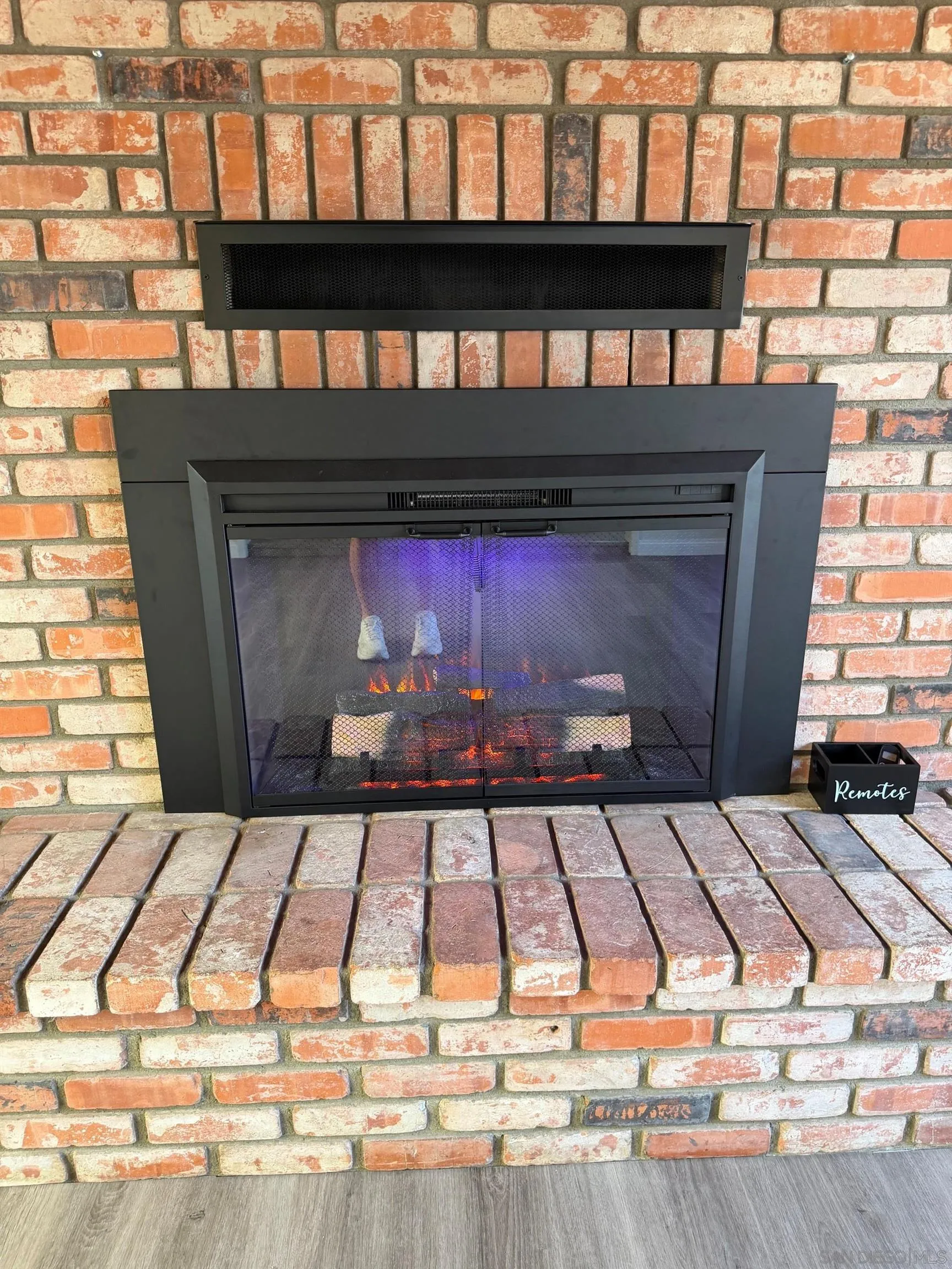 https://cdn.realtyfeed.com/cdn/127/260014110/1fa4e209113f81cdba8bff8b54e3dffc.webp