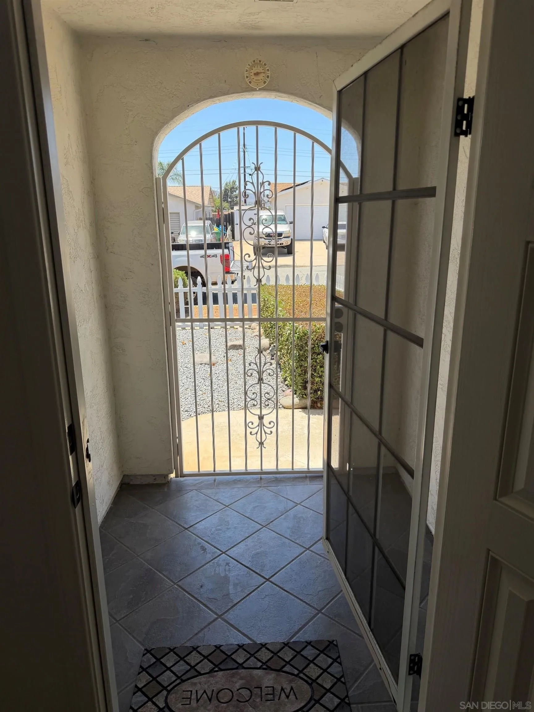 https://cdn.realtyfeed.com/cdn/127/260014110/240b8a871b9297a7070d24909de39ee4.webp