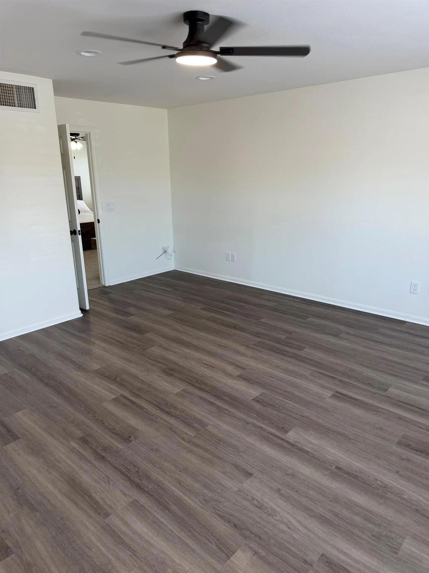 https://cdn.realtyfeed.com/cdn/127/260014110/cdf107fe80ad51bf8e141fc19255a0d5.webp
