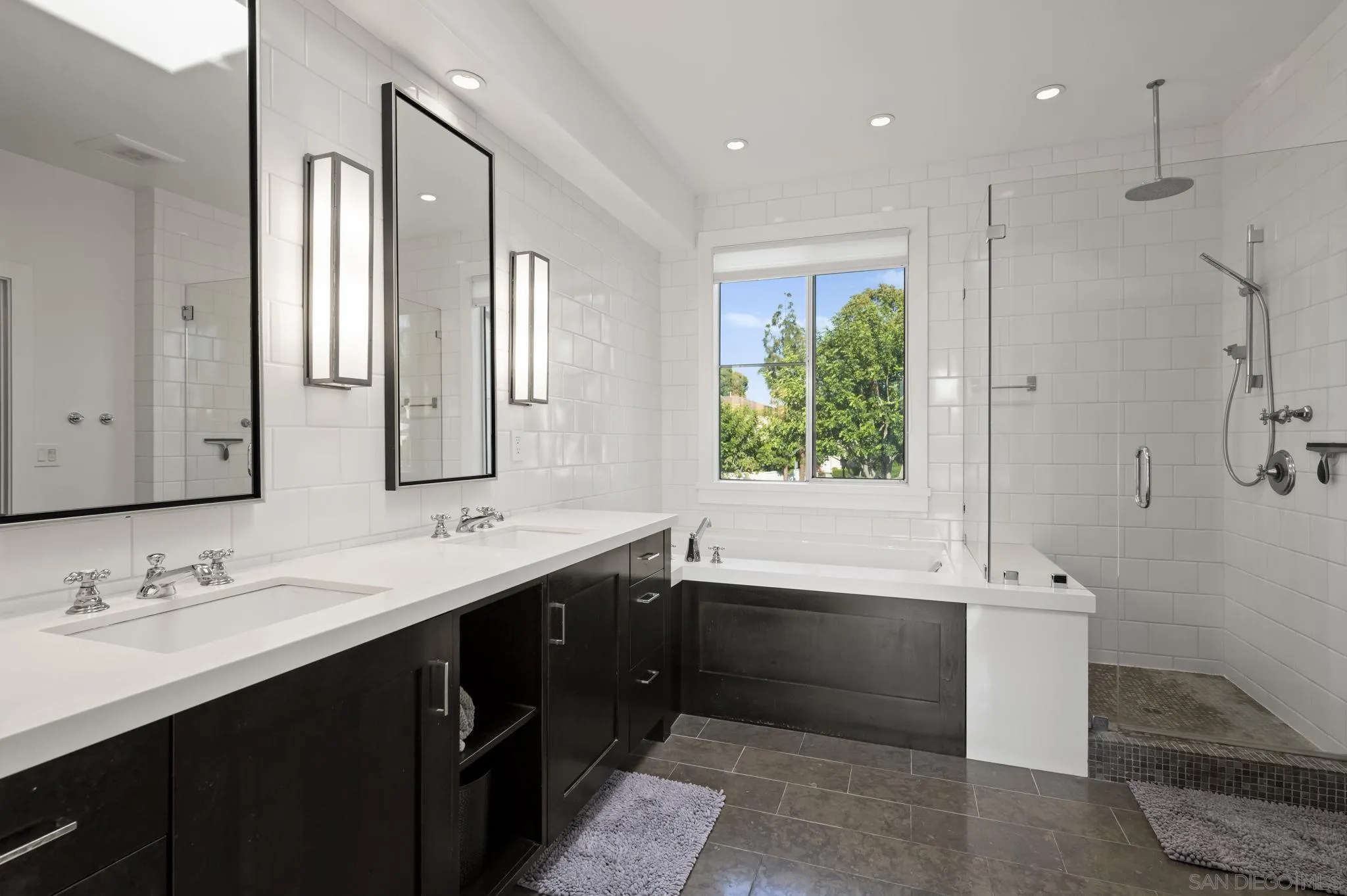 https://cdn.realtyfeed.com/cdn/127/260014111/10ddf7ab42c7094e3d33e6dff8e0c7b2.webp