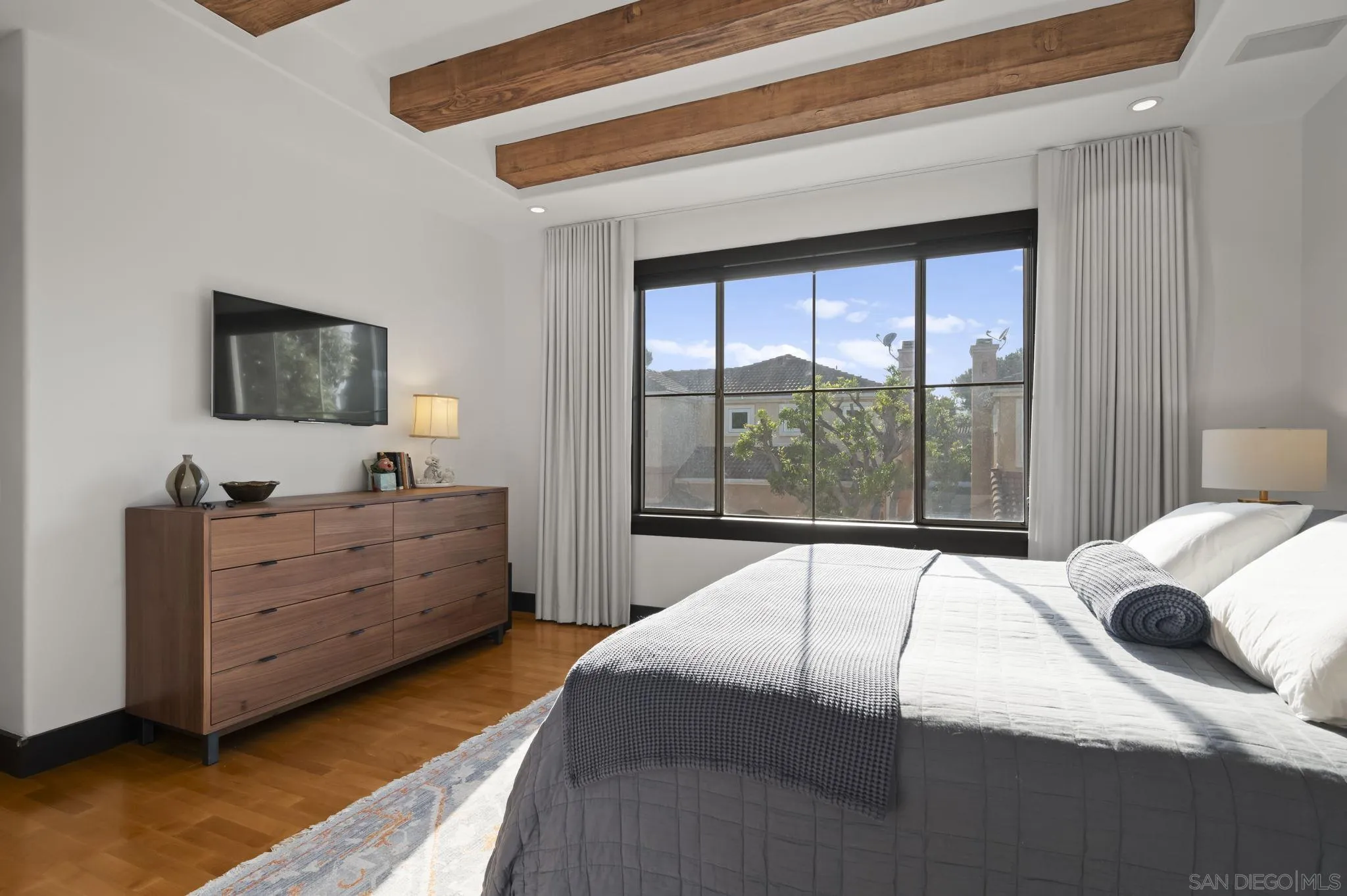 https://cdn.realtyfeed.com/cdn/127/260014111/173d9746051e811e834bd4cf590a364a.webp