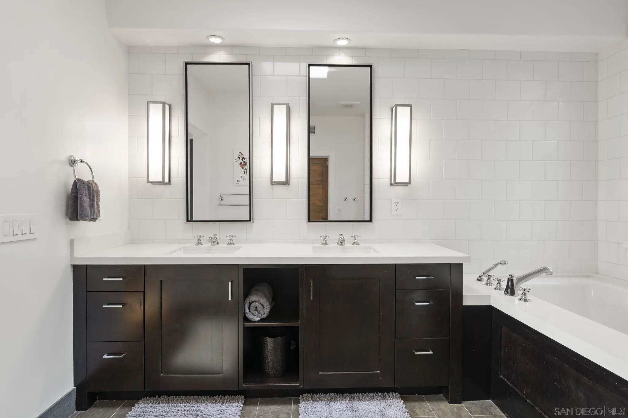 https://cdn.realtyfeed.com/cdn/127/260014111/47c55a265dceab0a481c541b7427a39c.webp