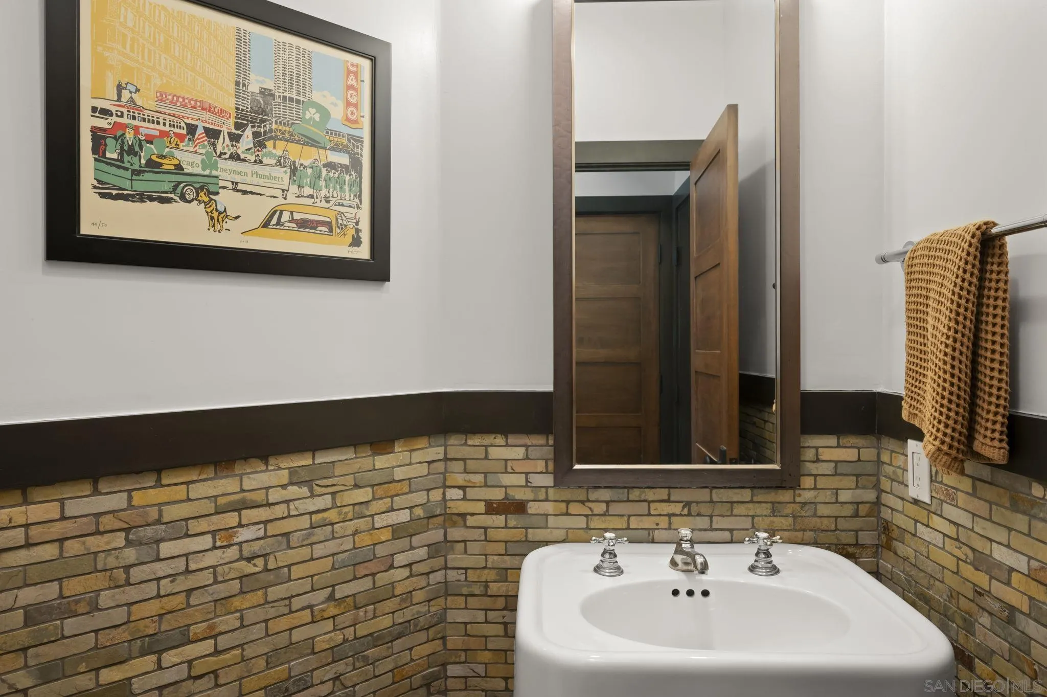 https://cdn.realtyfeed.com/cdn/127/260014111/54dc21abb2d3a3fb60257fa7cbe377be.webp