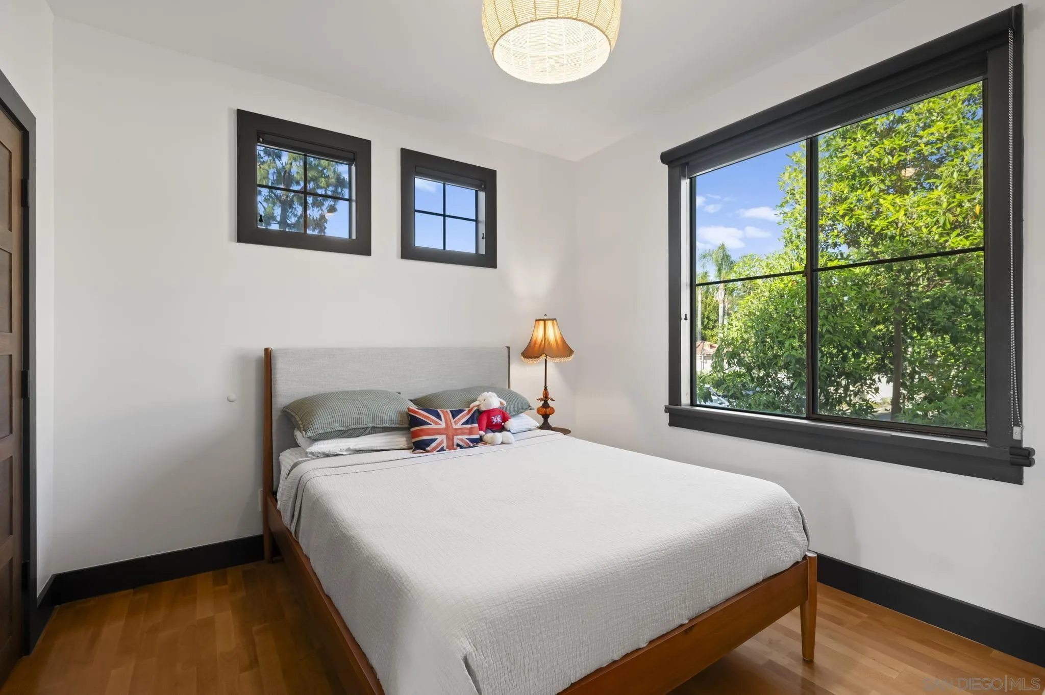https://cdn.realtyfeed.com/cdn/127/260014111/5692b8f8708472bfd97b25f0e5218ed3.webp