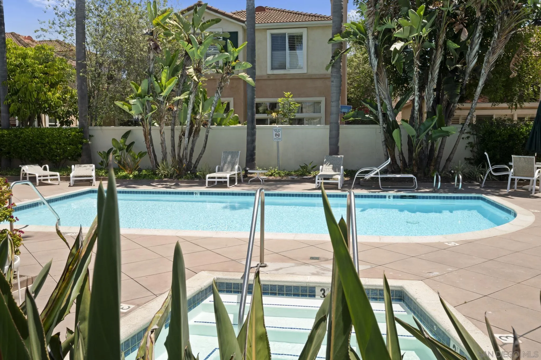 https://cdn.realtyfeed.com/cdn/127/260014111/635721b44d1ae950c7a0ea8e619c2211.webp