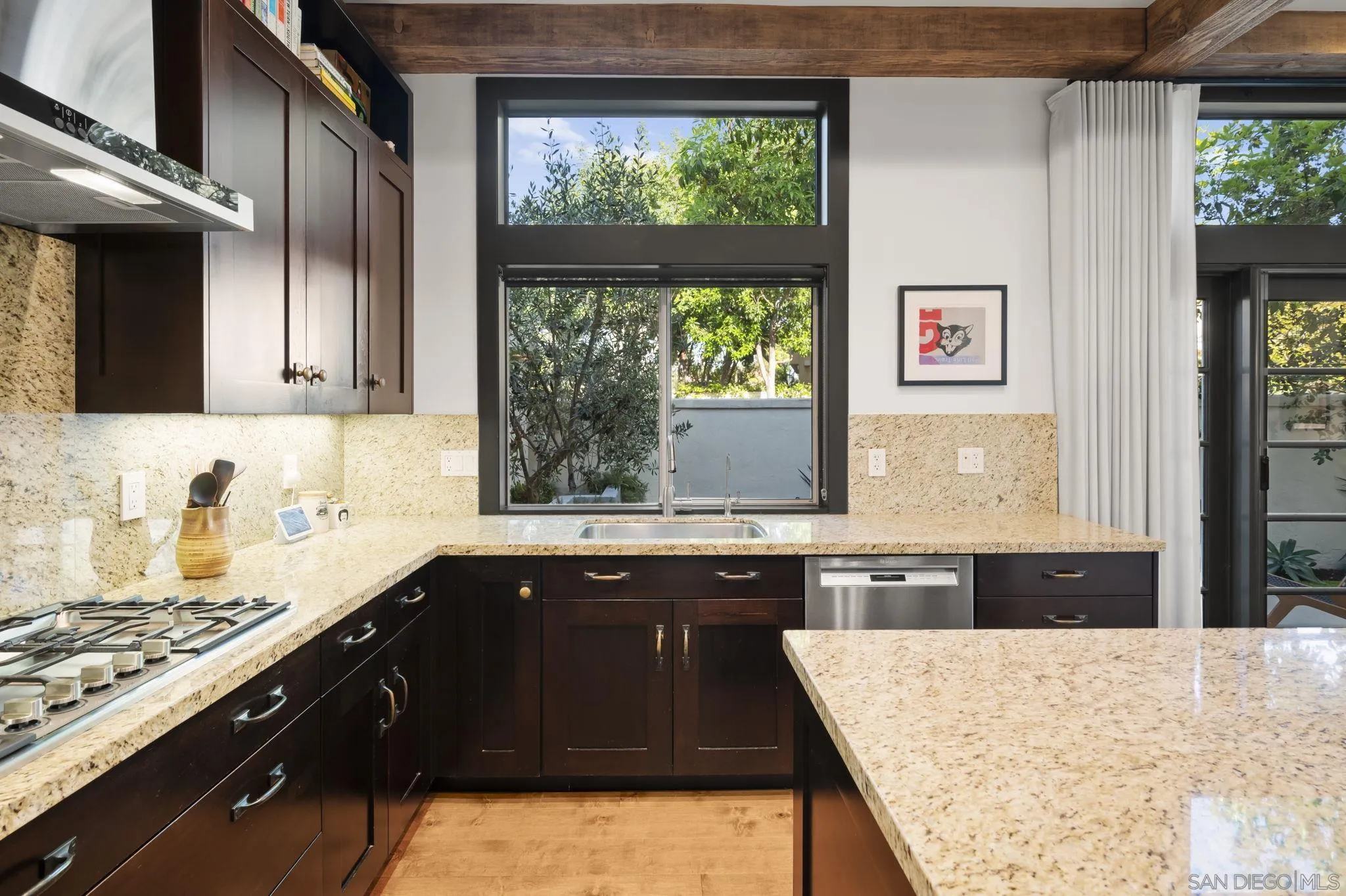 https://cdn.realtyfeed.com/cdn/127/260014111/76ba81783cdfc14d2a1a916efeb02af4.webp
