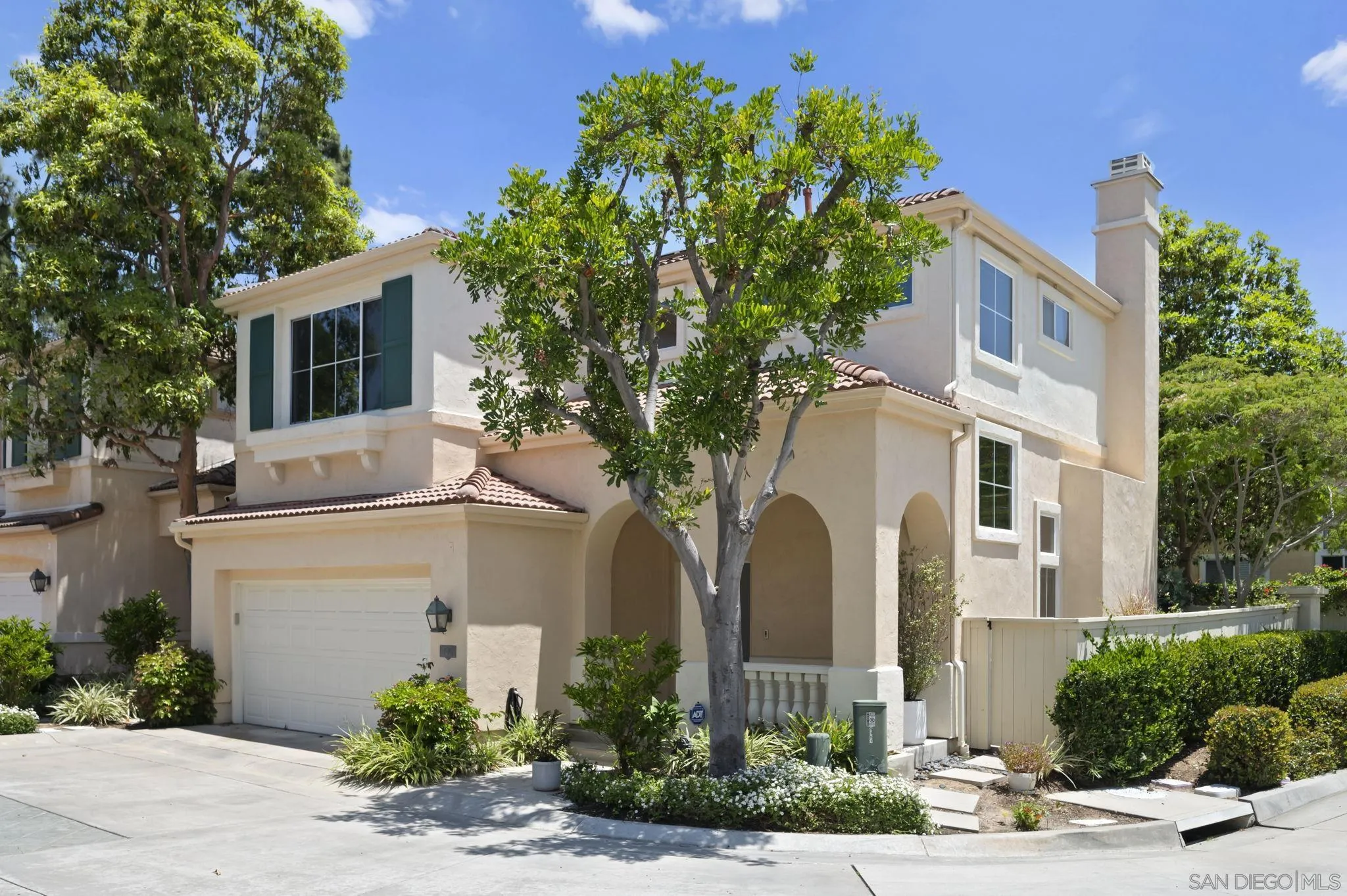 https://cdn.realtyfeed.com/cdn/127/260014111/9f3feff3e9d75dea1946c7515ba91359.webp