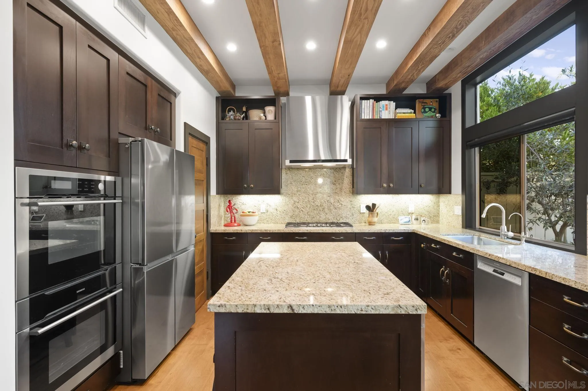 https://cdn.realtyfeed.com/cdn/127/260014111/f4e8324420ecb51f1819c34d4ba4e9b0.webp