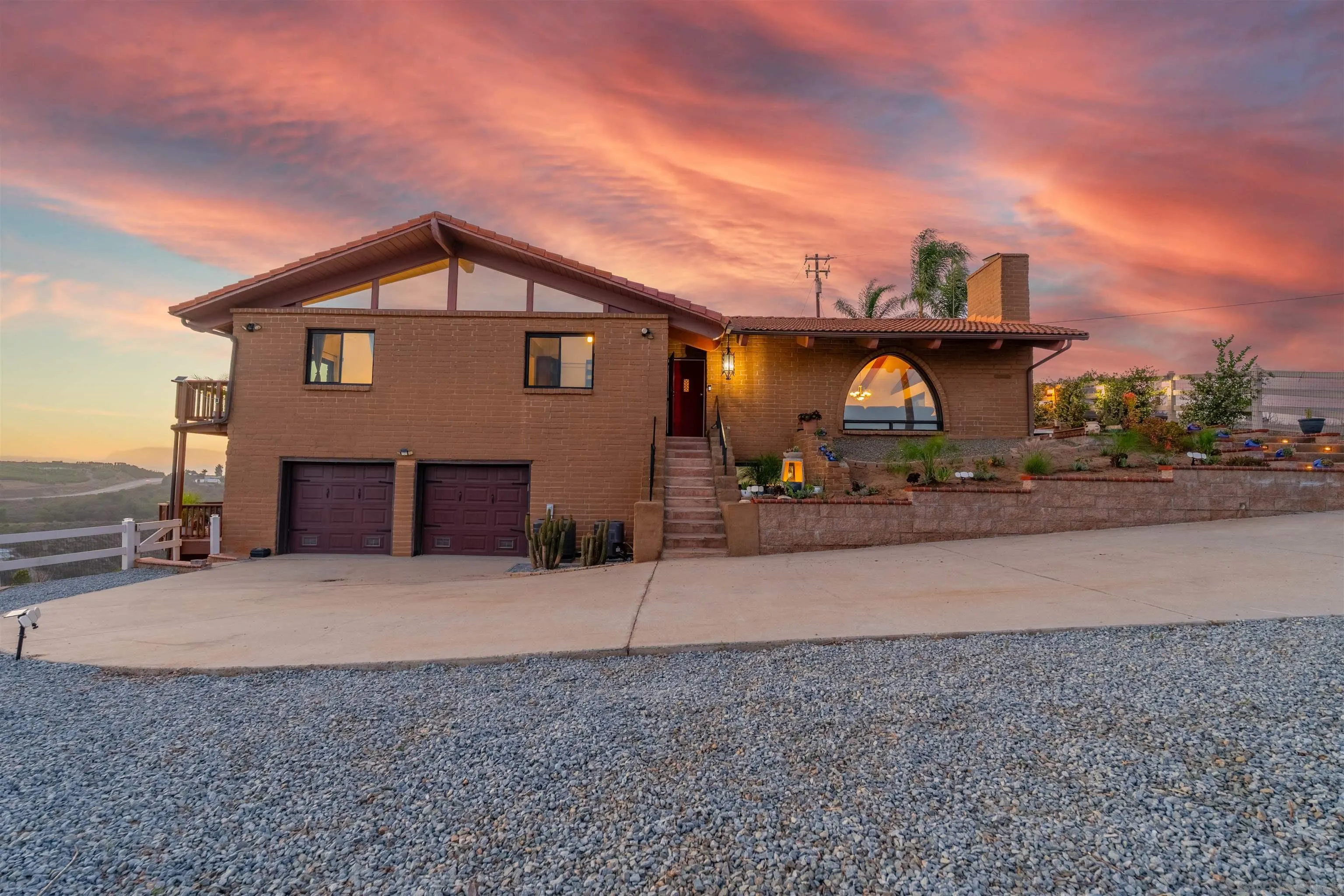 https://cdn.realtyfeed.com/cdn/127/260014112/036f19ccab0e97ba05b5e3c01d72ebc7.webp