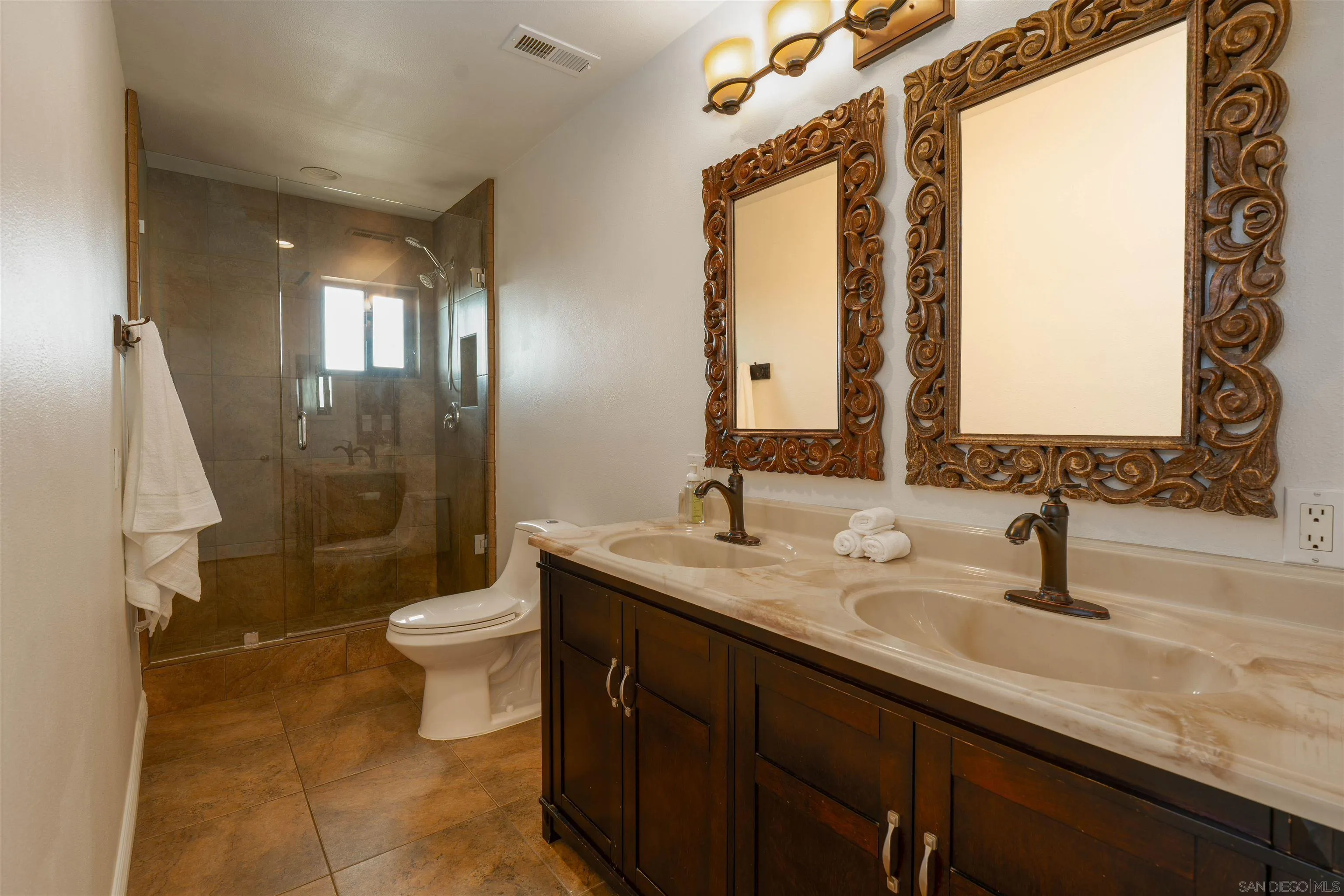 https://cdn.realtyfeed.com/cdn/127/260014112/357a5e27ee228c122344cee1fe559b85.webp