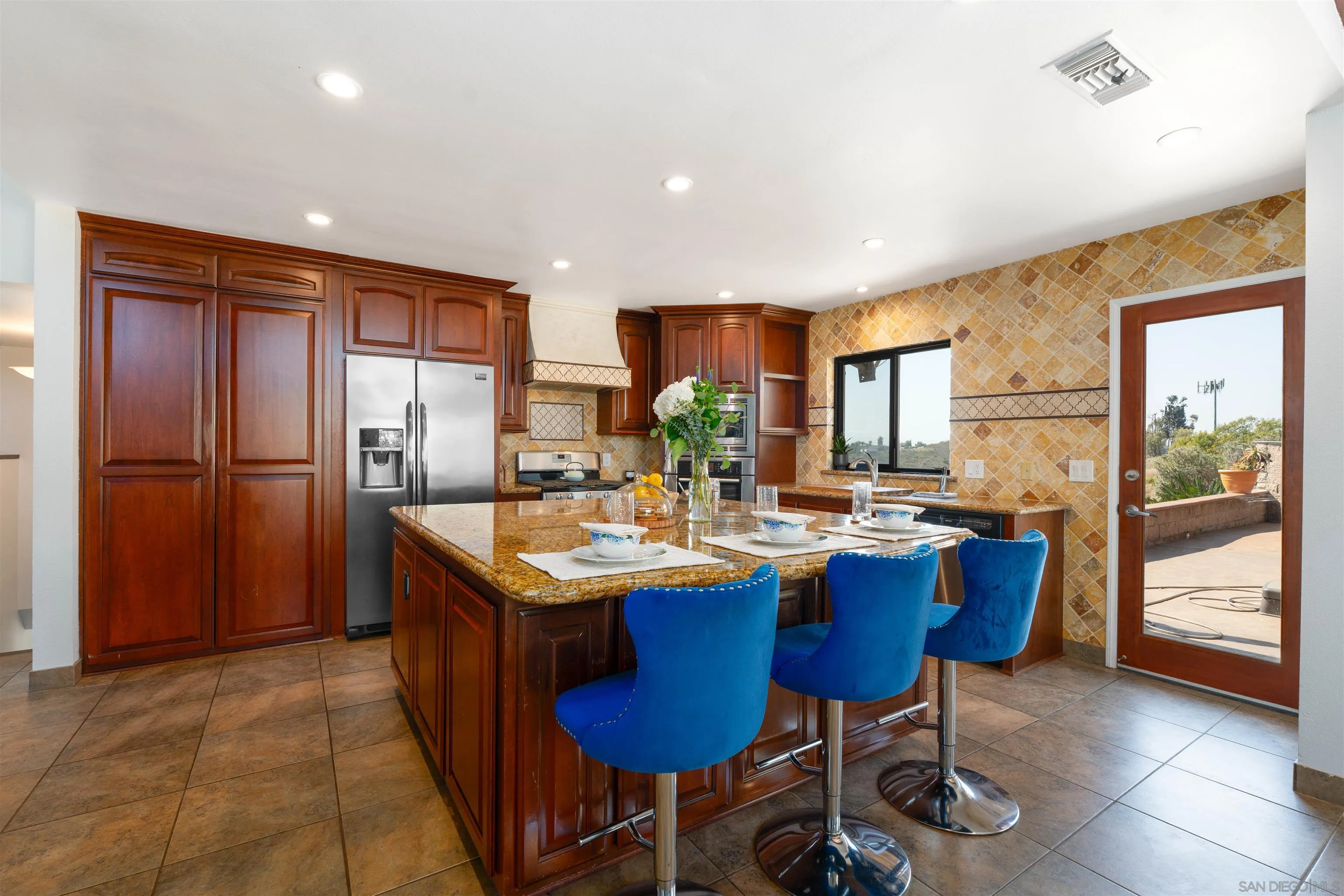 https://cdn.realtyfeed.com/cdn/127/260014112/4295a5ea40f8fbd7dfc177b4718b3d04.webp