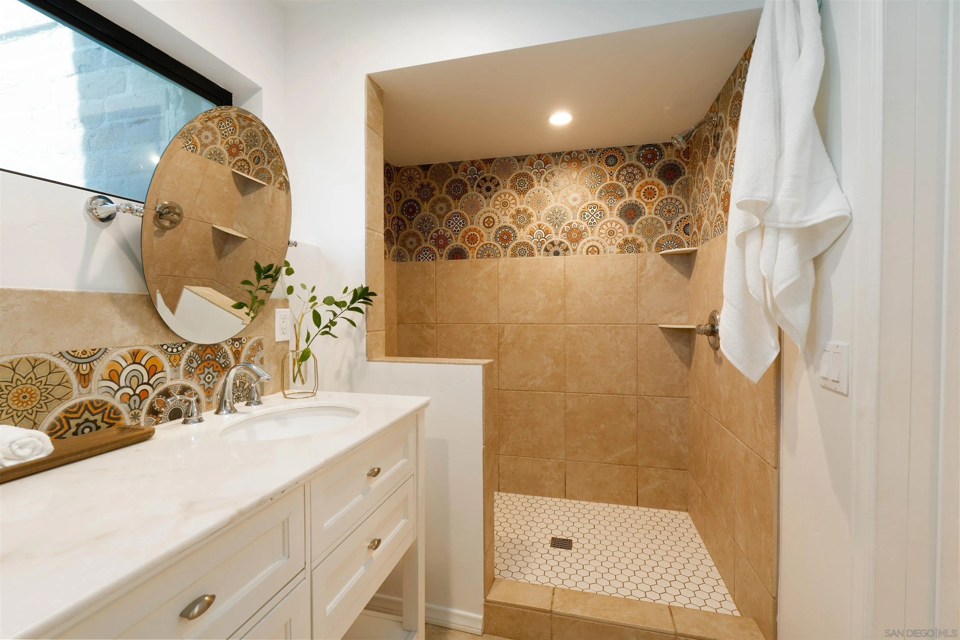 https://cdn.realtyfeed.com/cdn/127/260014112/5602c29bb886652758001d5ecc22f25a.webp