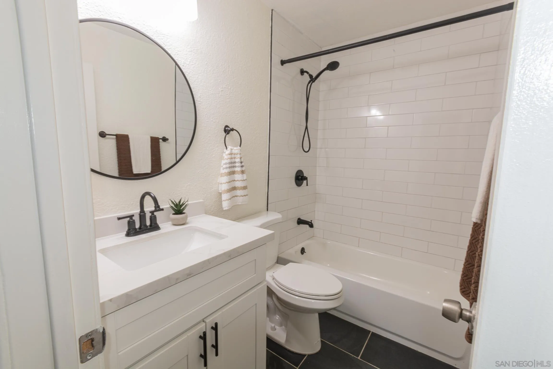 Photo #21: 260014113 Listing: Photo #21