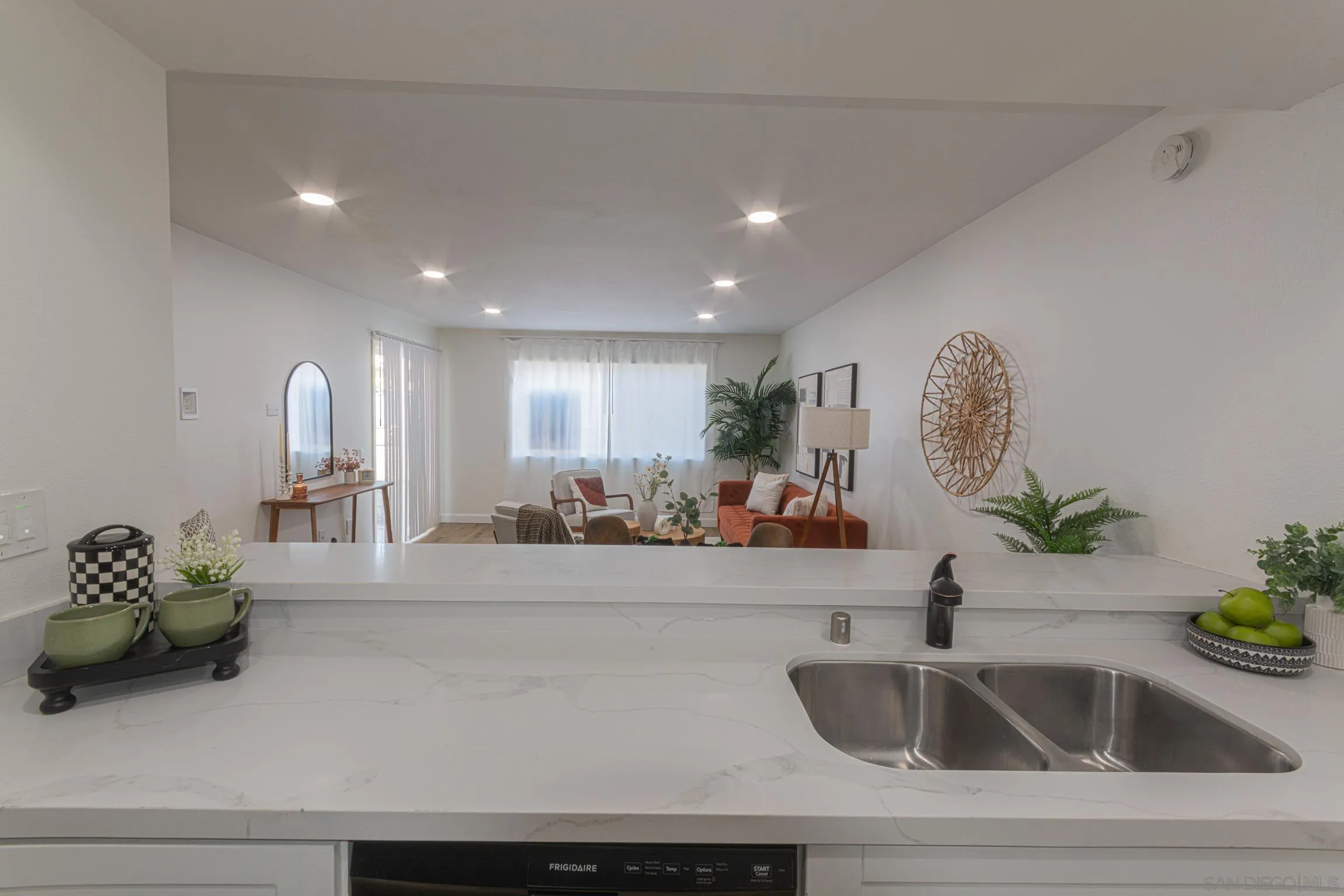 Photo #8: 260014113 Listing: Photo #8