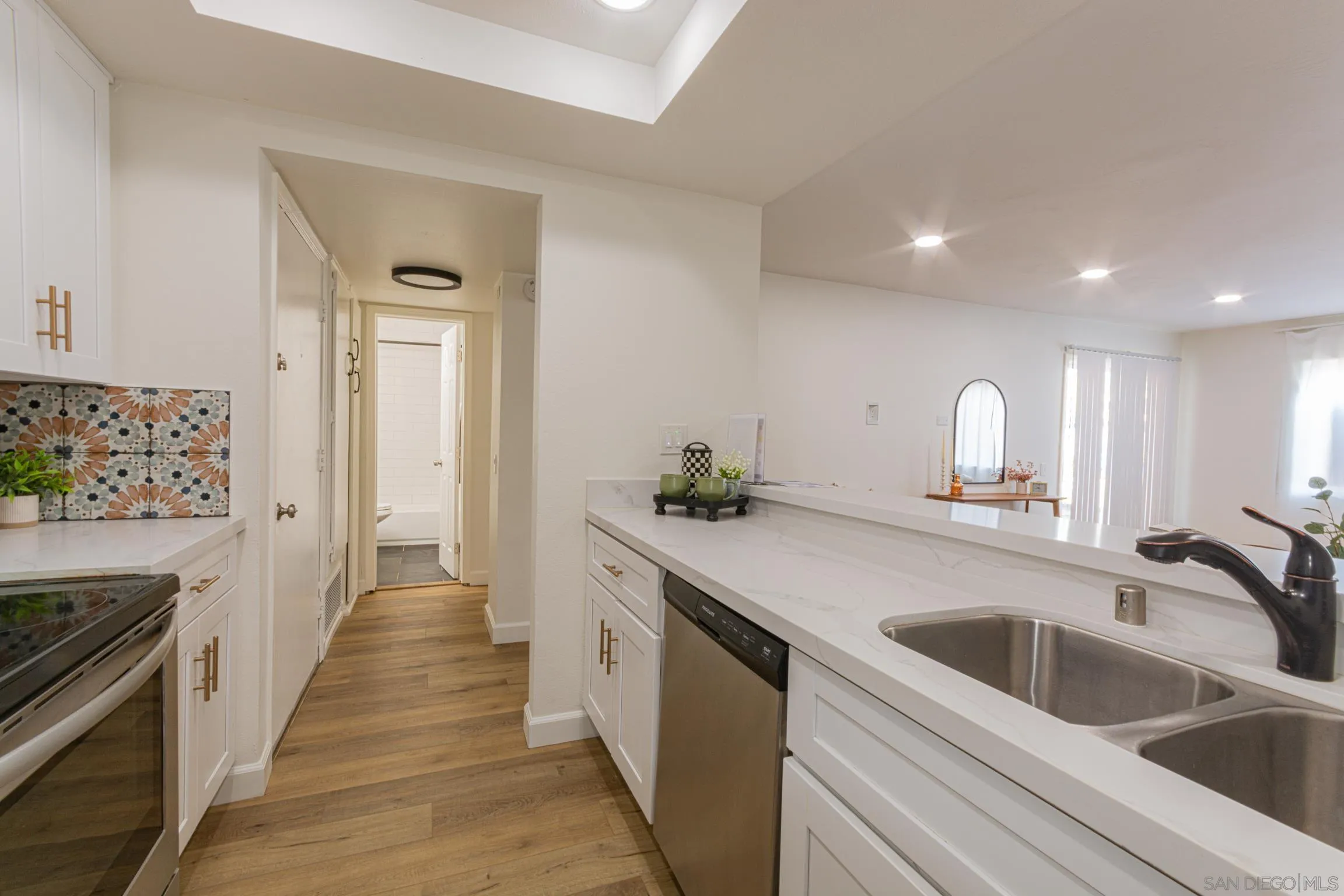 Photo #9: 260014113 Listing: Photo #9