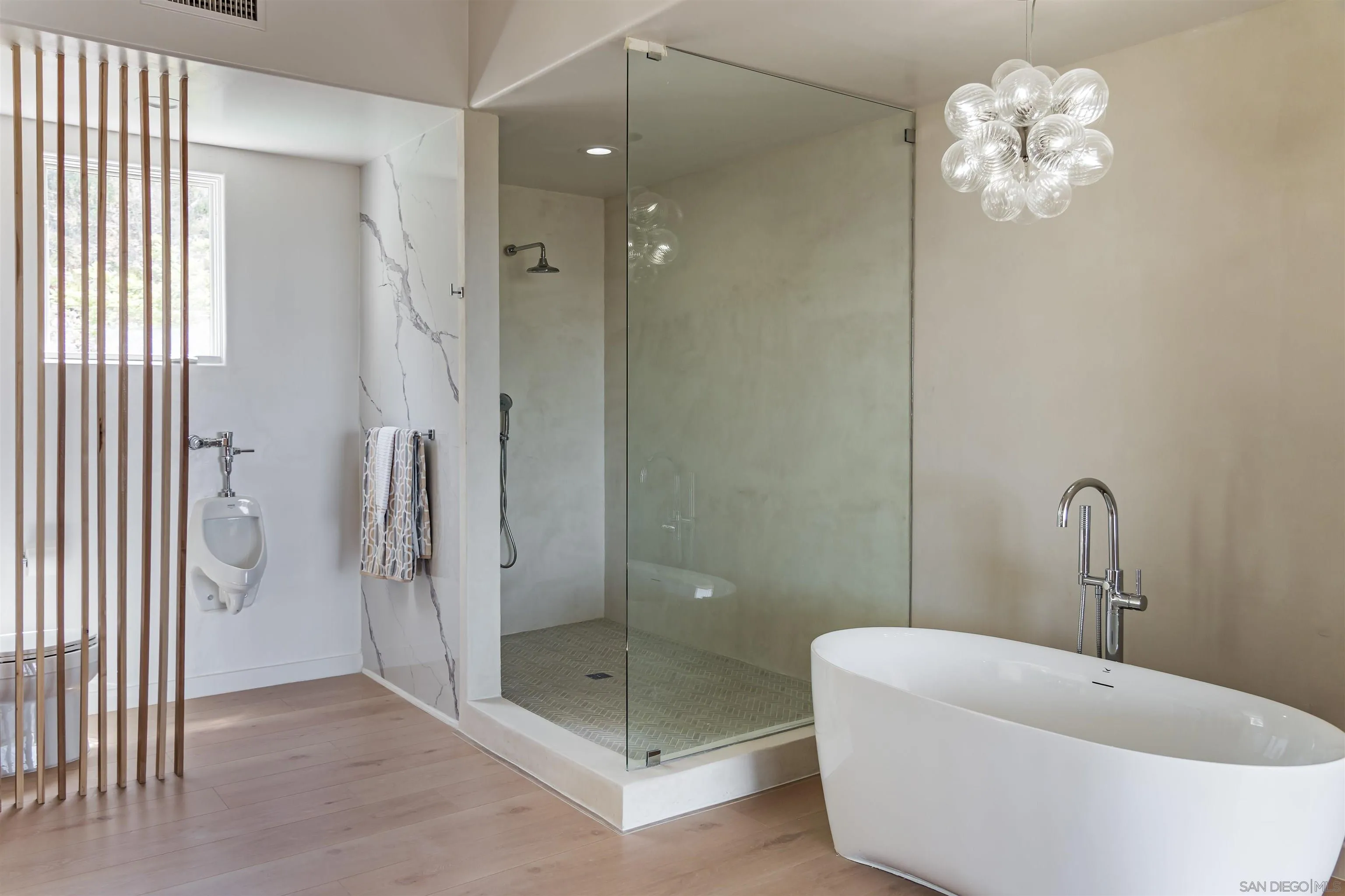 https://cdn.realtyfeed.com/cdn/127/260014115/00b89e9eaf9a1740855a07f3465d3ae1.webp