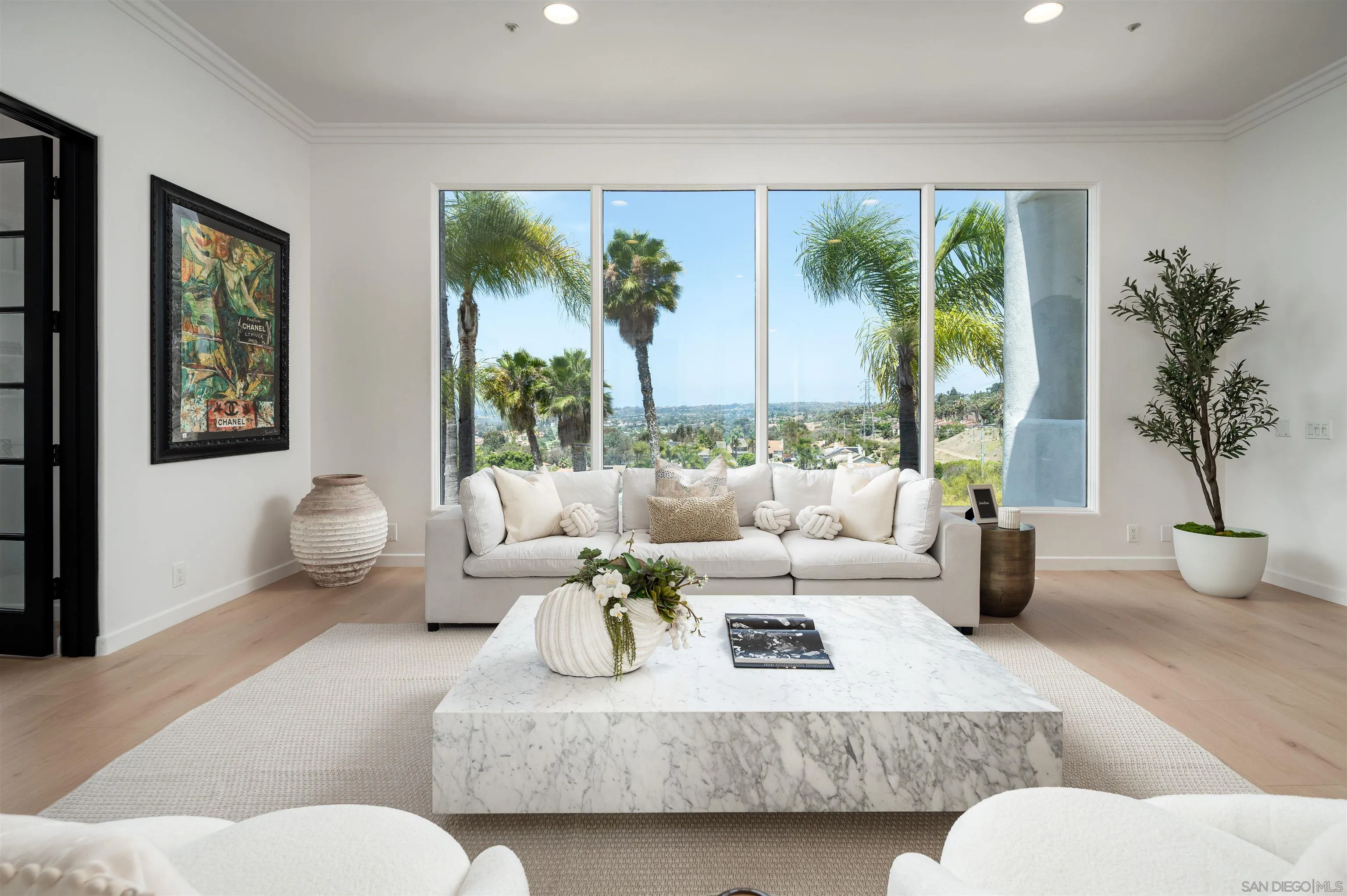 https://cdn.realtyfeed.com/cdn/127/260014115/09c8ca809e944ca4e0b77073c9216e17.webp