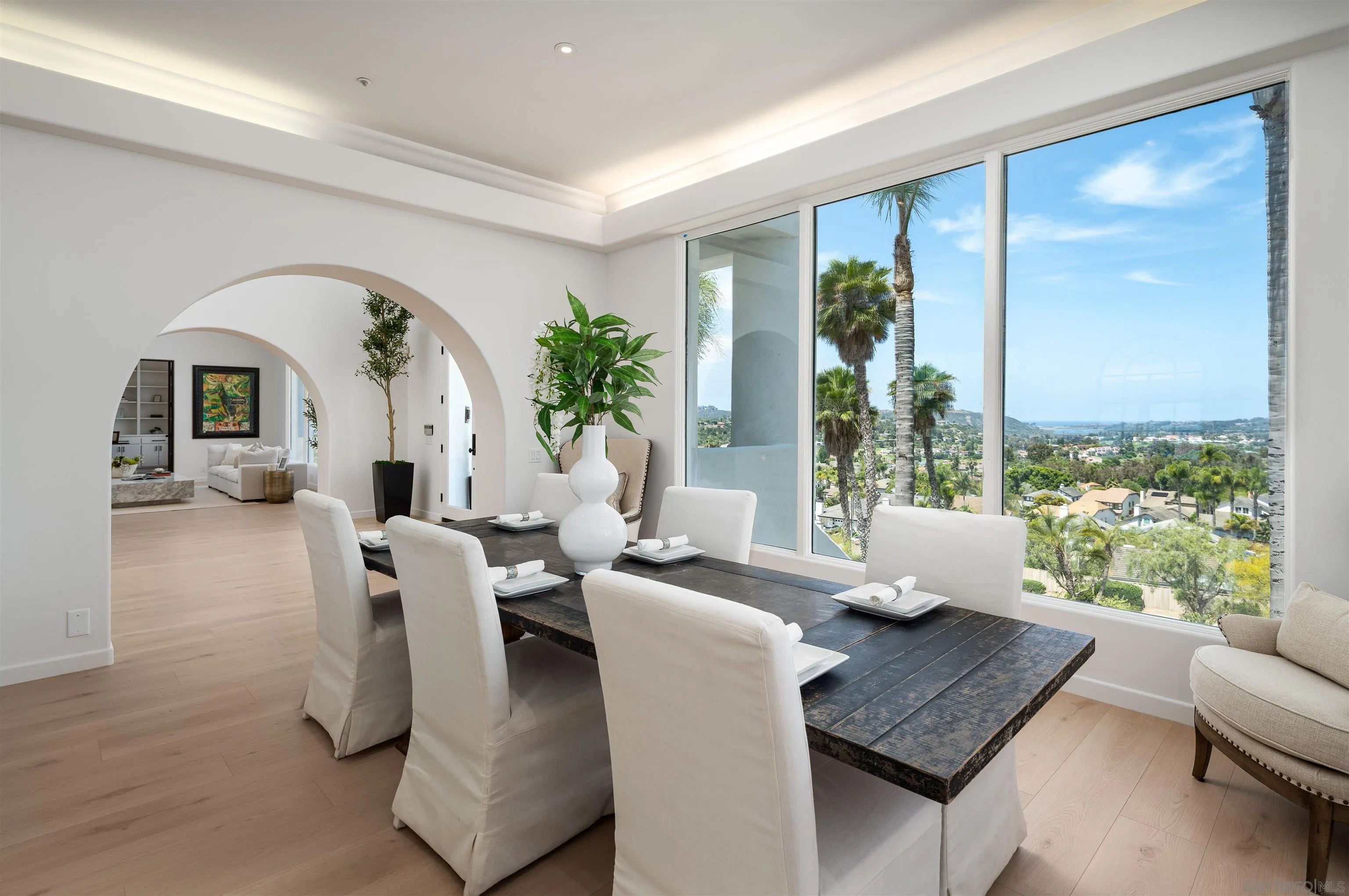 https://cdn.realtyfeed.com/cdn/127/260014115/3319cfa2ff28e594274cd3eab2554e0e.webp