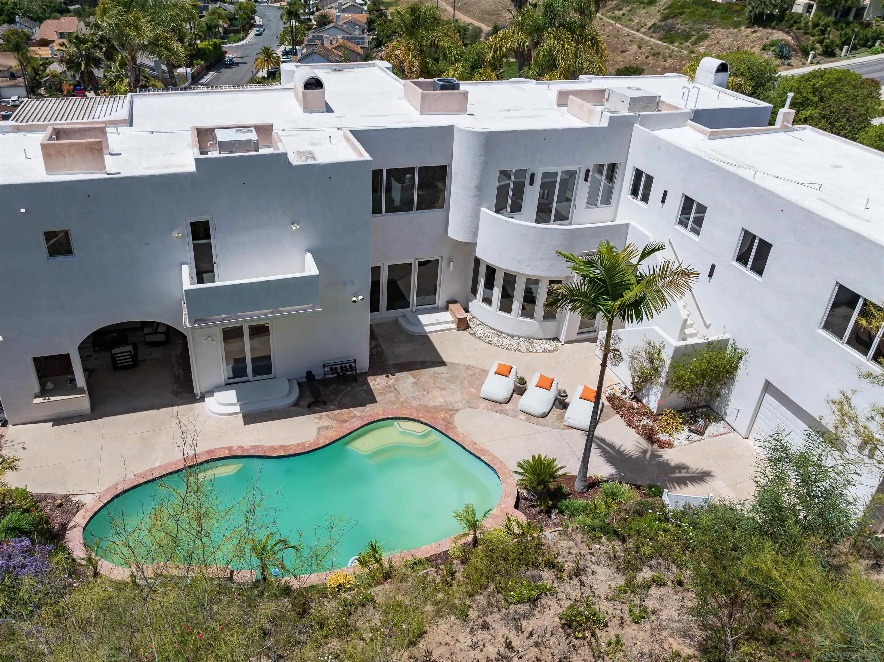 https://cdn.realtyfeed.com/cdn/127/260014115/8d4b74e04d48e7b72ffab6dc5527e406.webp
