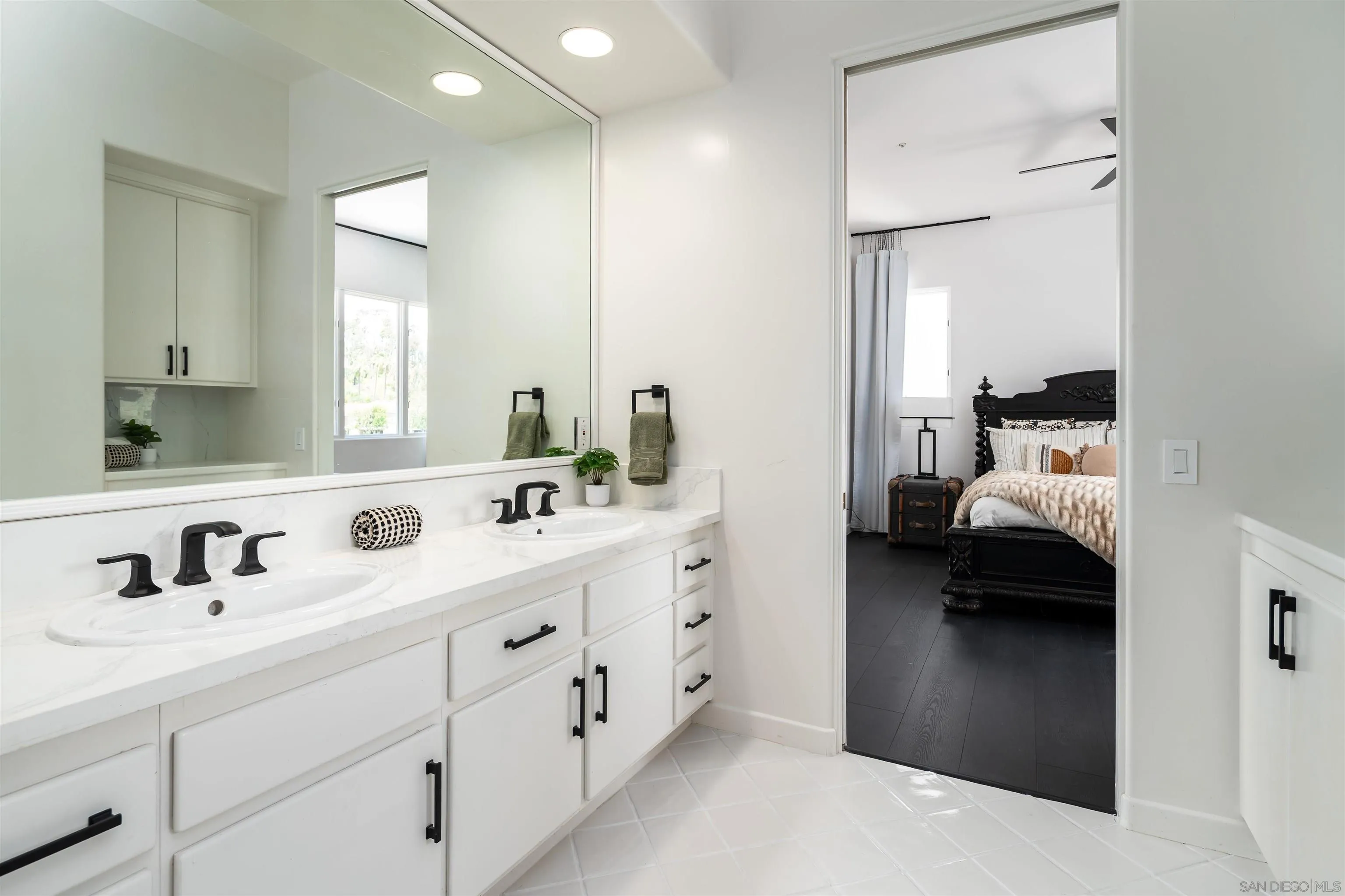 https://cdn.realtyfeed.com/cdn/127/260014115/a14ac75aebec6d3eab7bb9313d013df9.webp