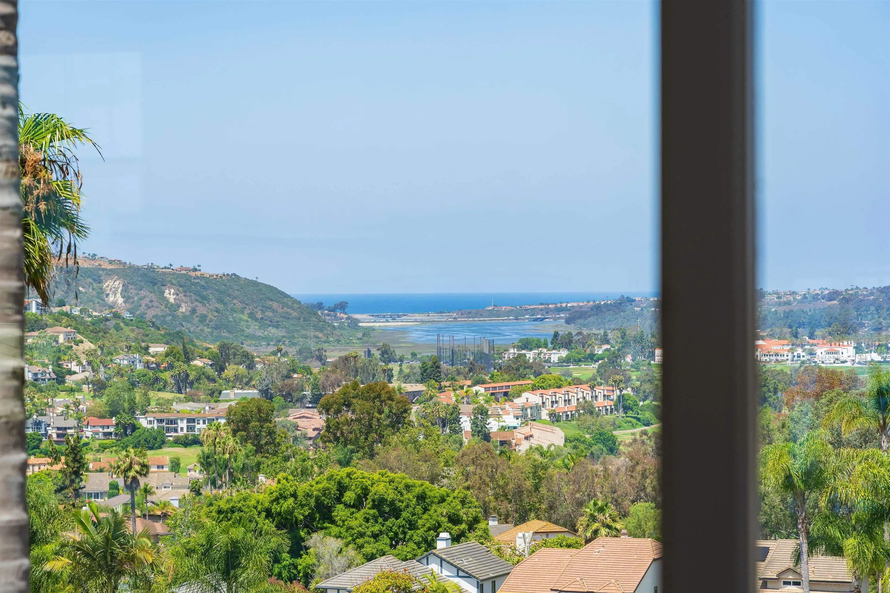 https://cdn.realtyfeed.com/cdn/127/260014115/a81bad13621c65421da1dfc695c63edf.webp