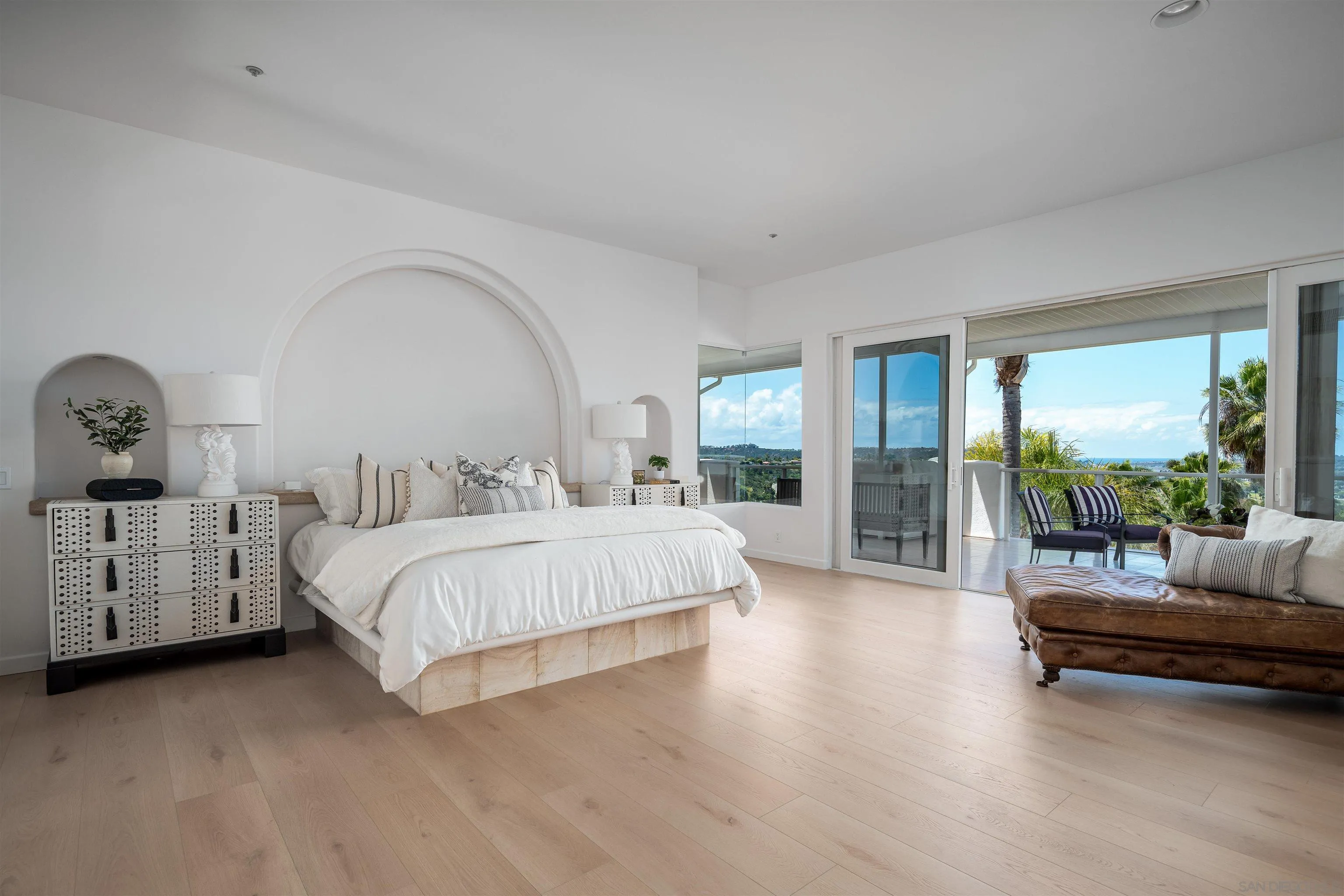 https://cdn.realtyfeed.com/cdn/127/260014115/c0dff1d802838e0de6865e77cf11e5fd.webp