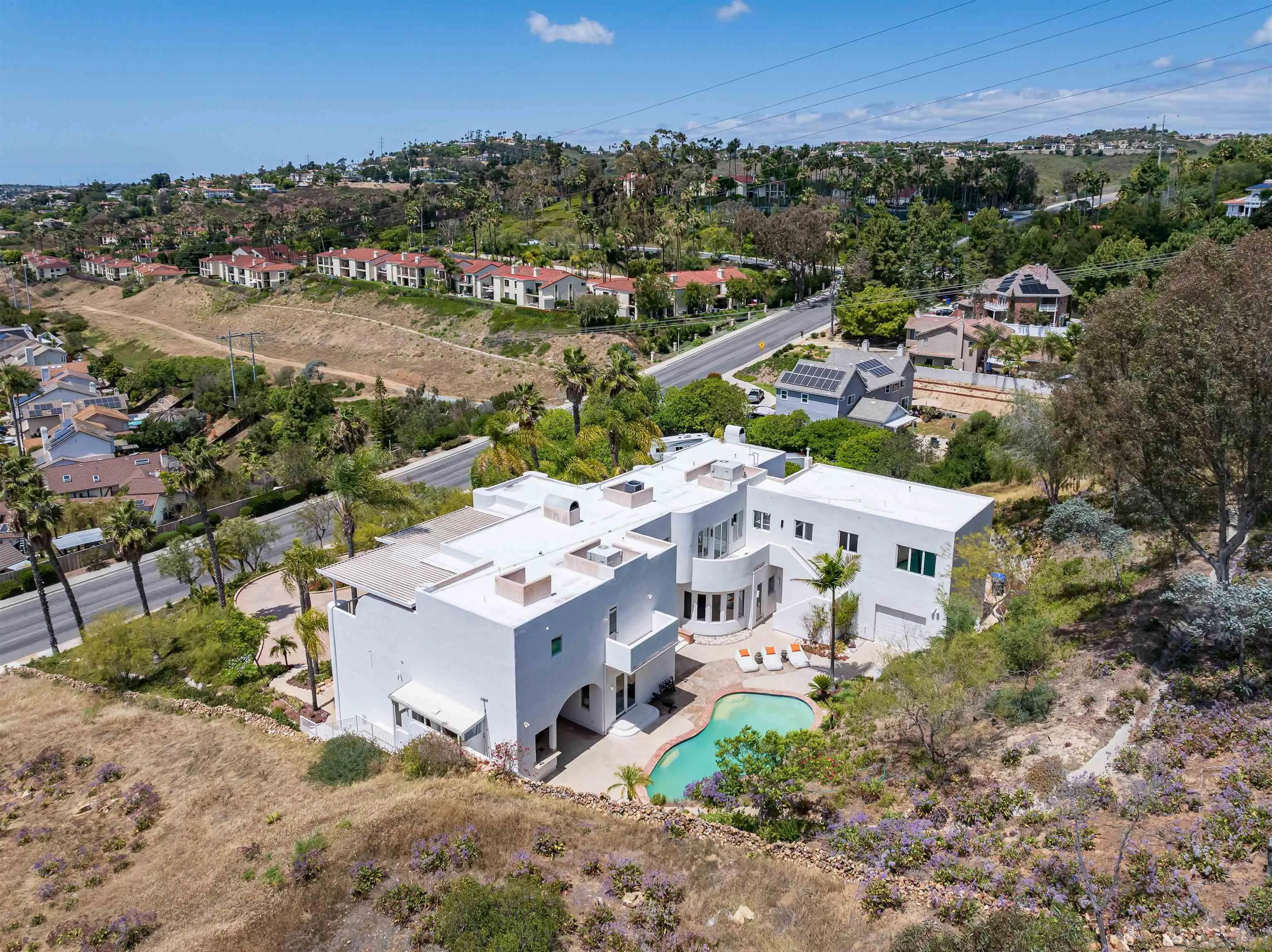 https://cdn.realtyfeed.com/cdn/127/260014115/eea2c4b72eb9b2aa7823eec919b64558.webp