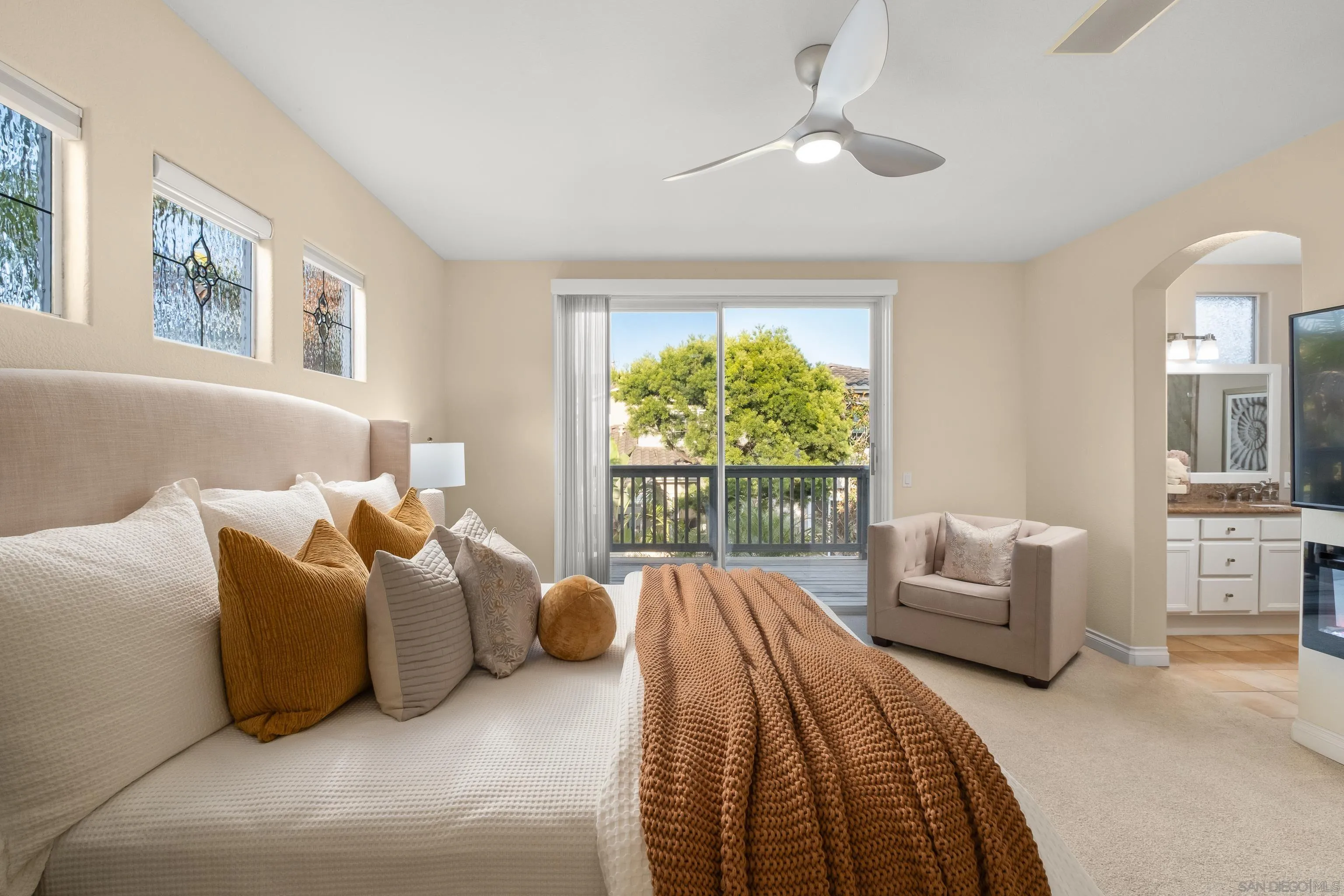 https://cdn.realtyfeed.com/cdn/127/260014117/0d5e1ba39a443f44688d445af56b055c.webp