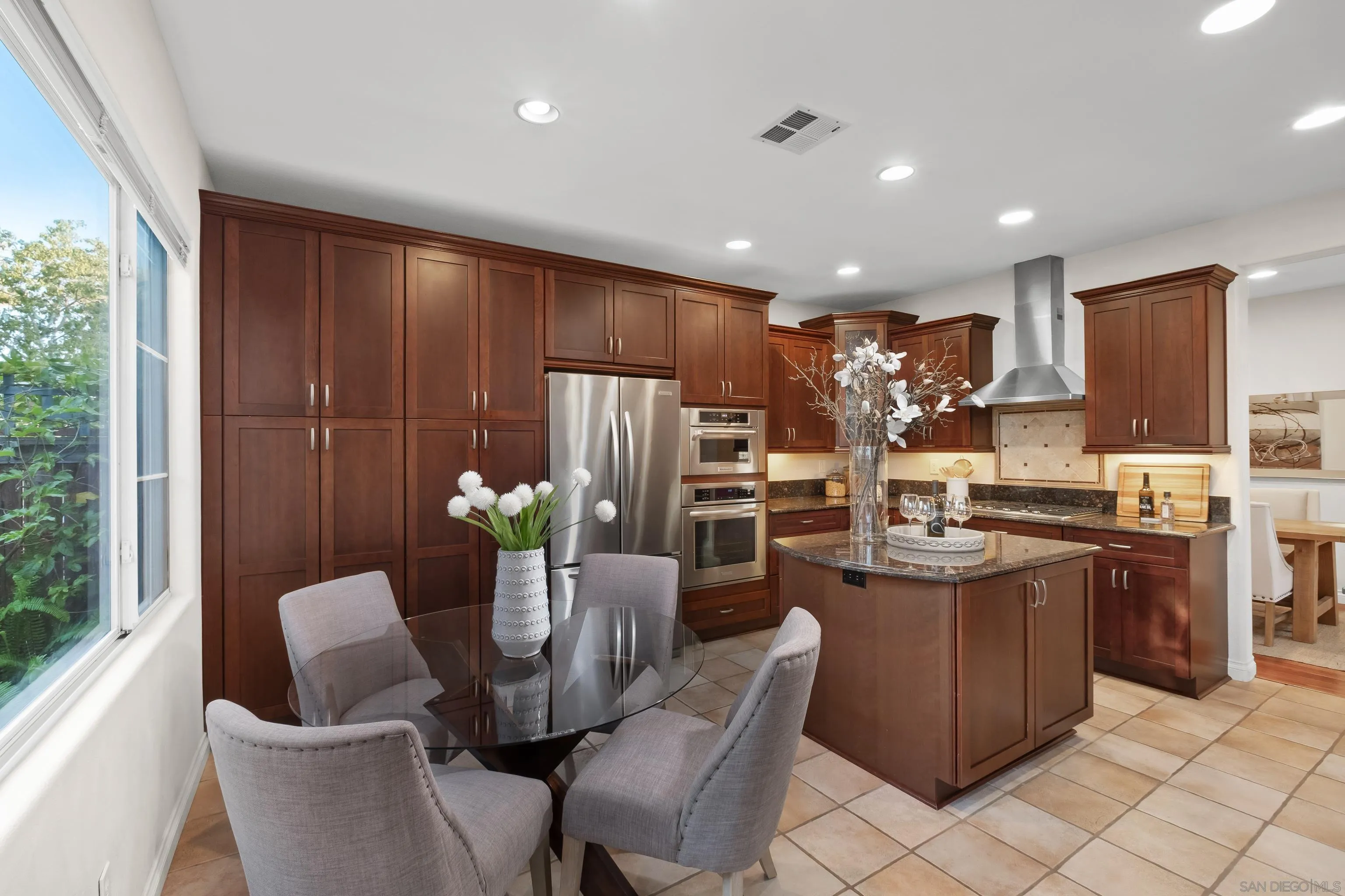 https://cdn.realtyfeed.com/cdn/127/260014117/53ad98c270b1993bda3f0d377acd9f14.webp