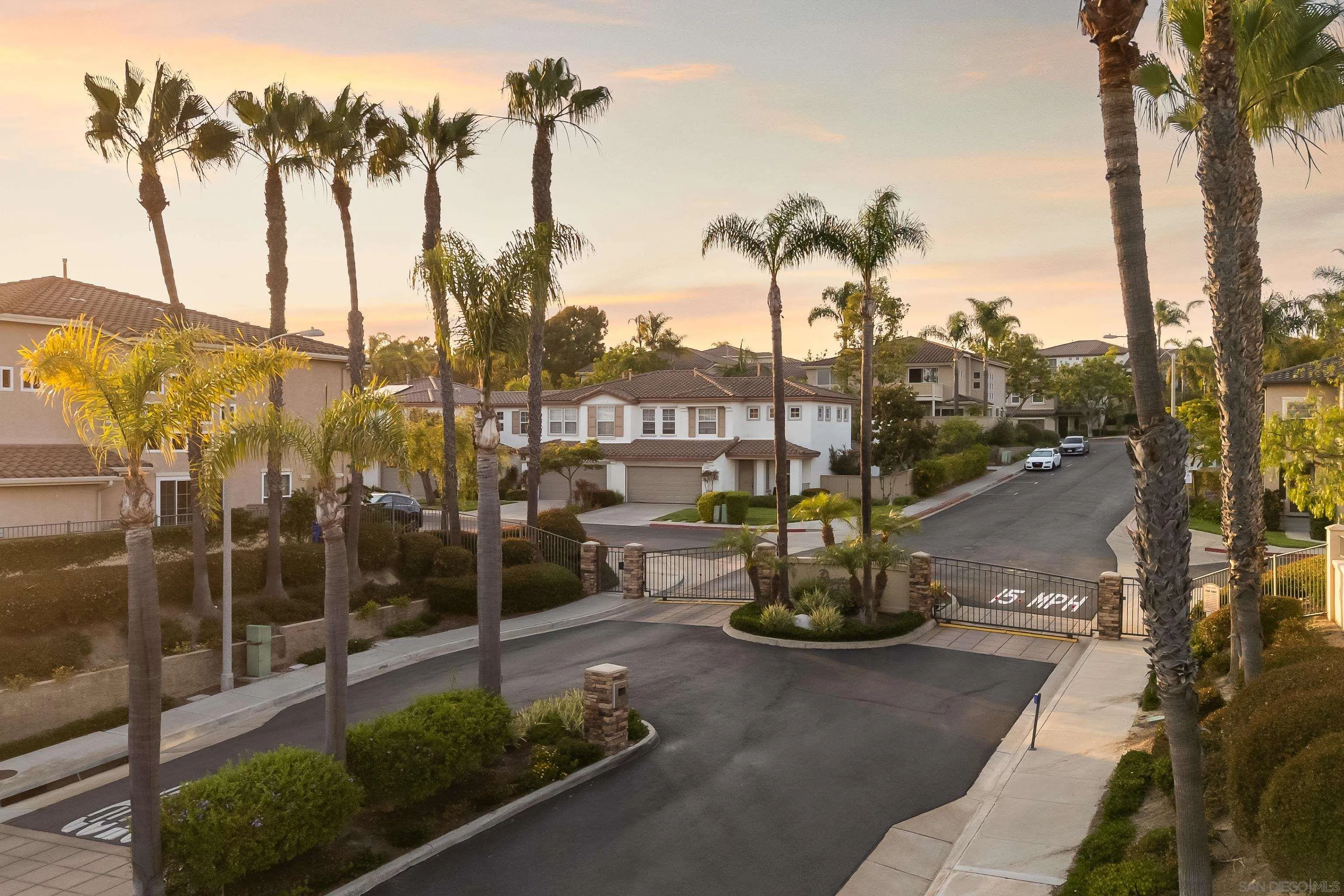 https://cdn.realtyfeed.com/cdn/127/260014117/6e8e2798ab6a4d9207d1dd02129d0172.webp