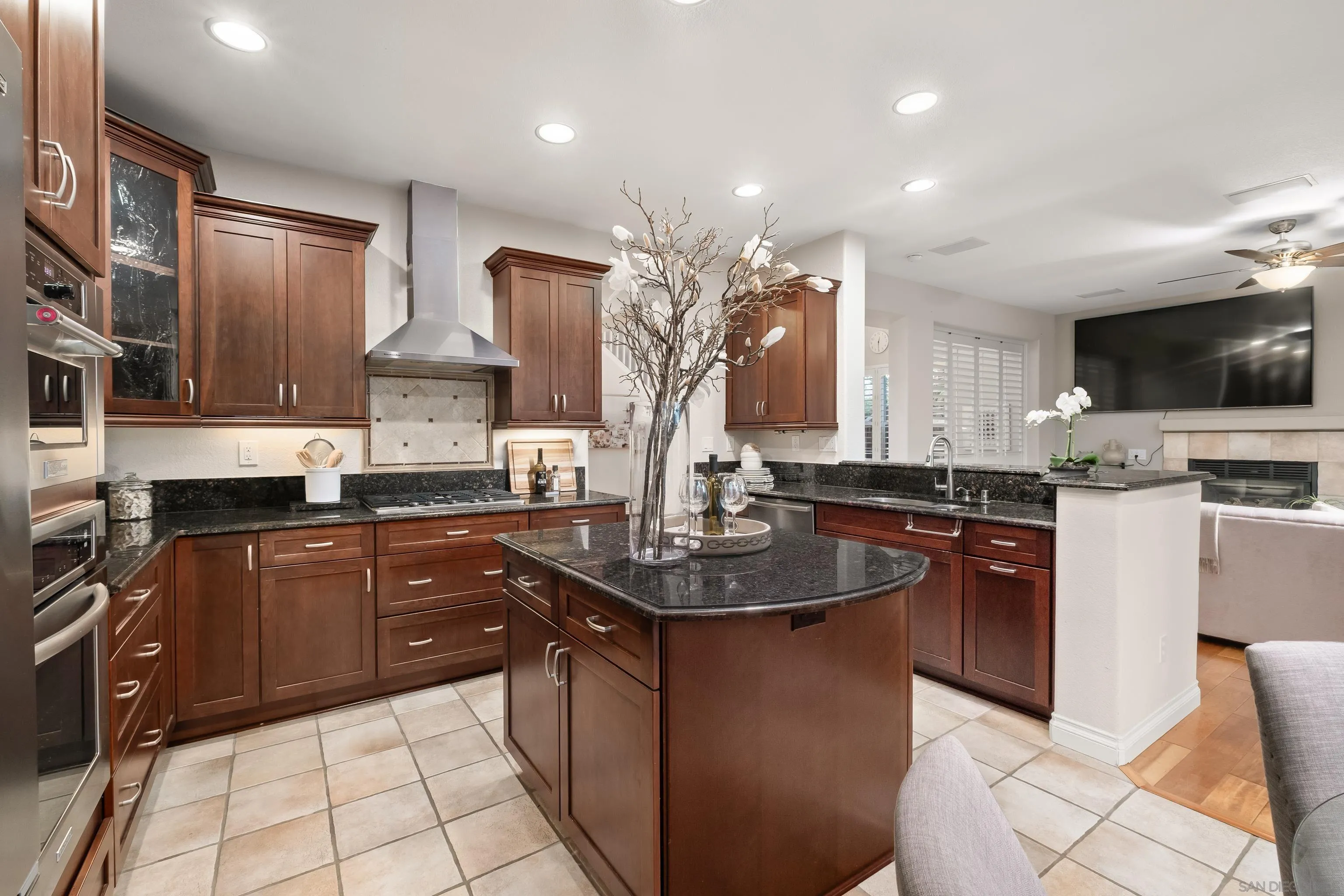 https://cdn.realtyfeed.com/cdn/127/260014117/72a8a527955dfc76654230538edc1b93.webp