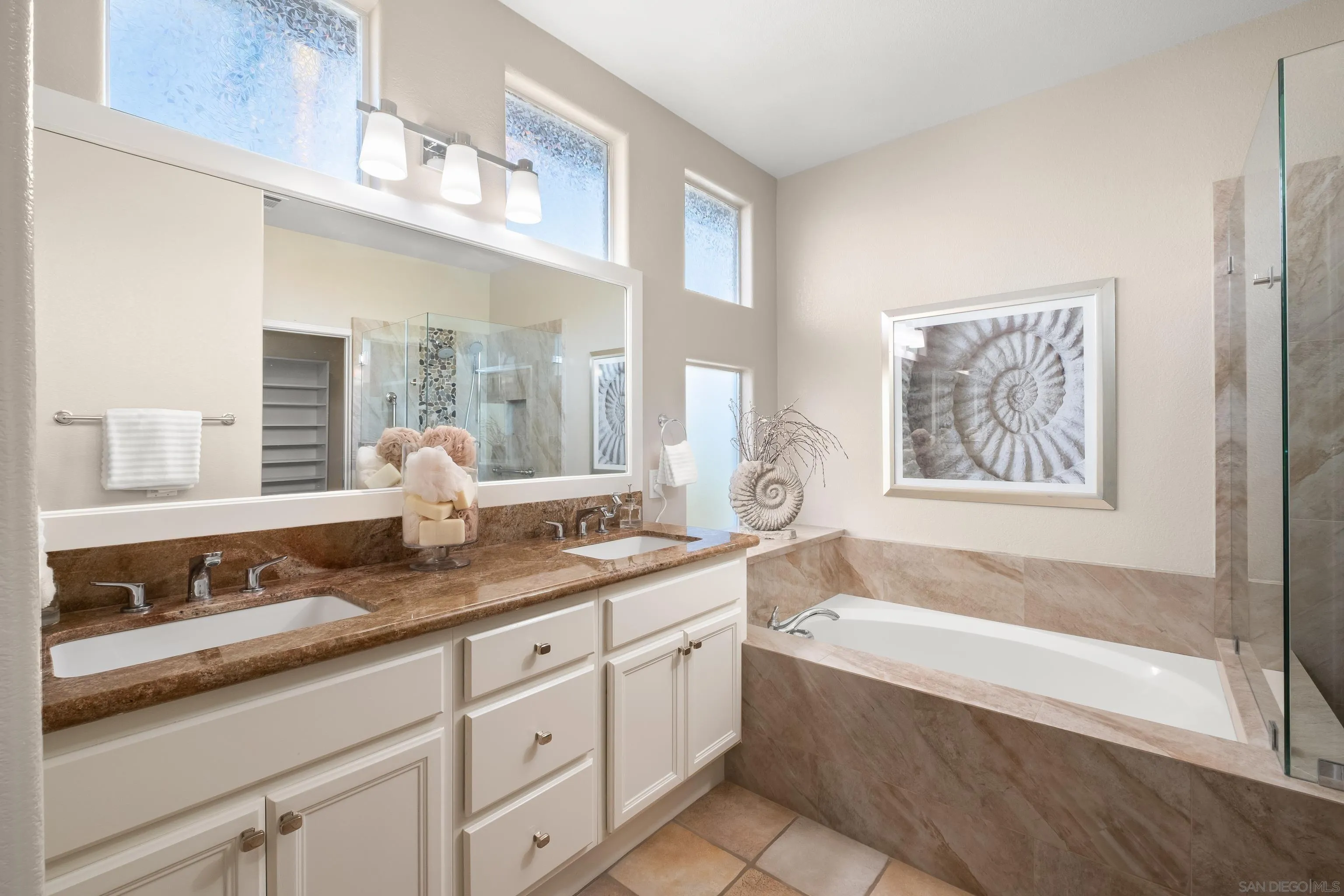 https://cdn.realtyfeed.com/cdn/127/260014117/b28f6837f831fdda49eadb45fa26448d.webp