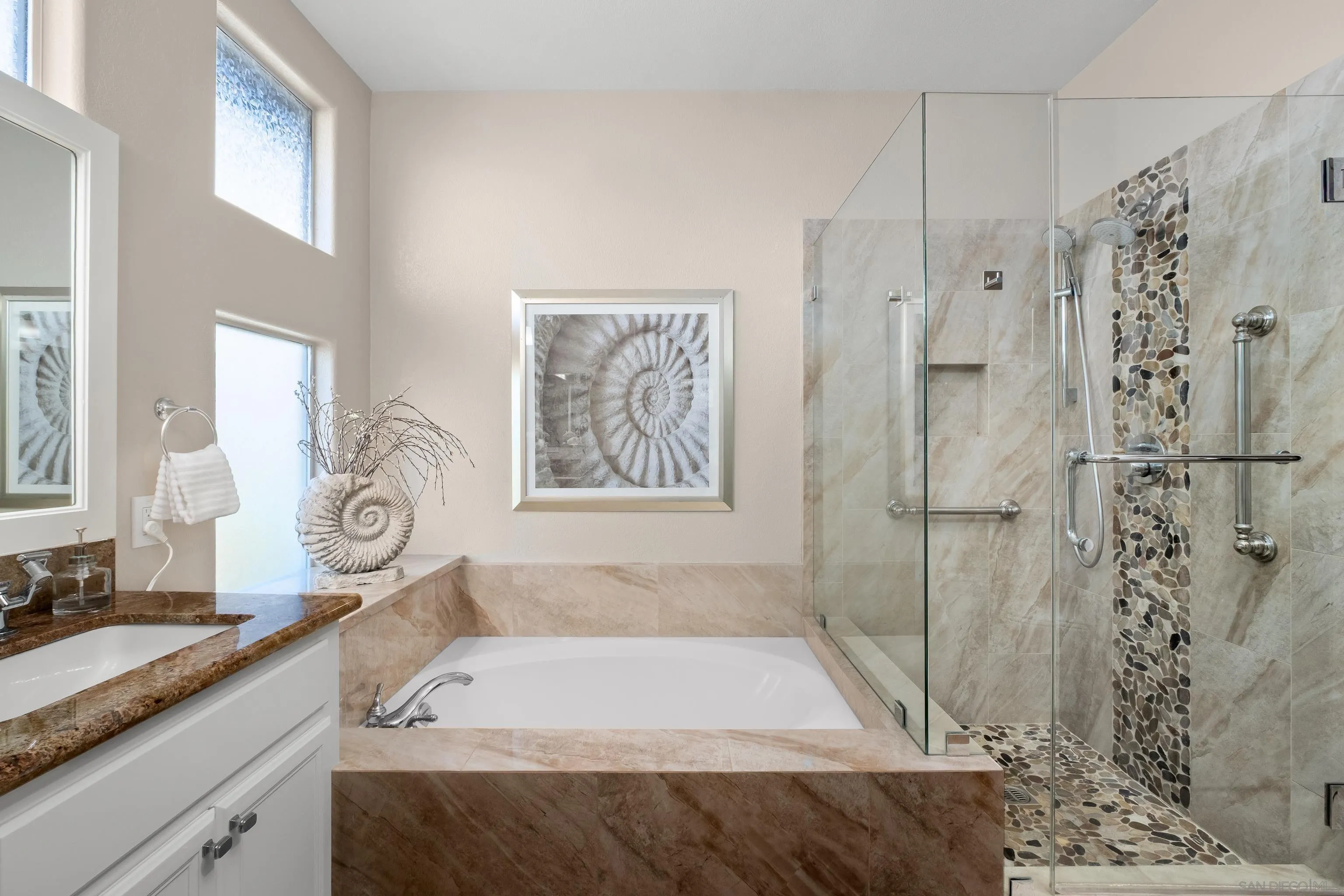 https://cdn.realtyfeed.com/cdn/127/260014117/cec6ecc7b09df42295b19dd9974d8f24.webp