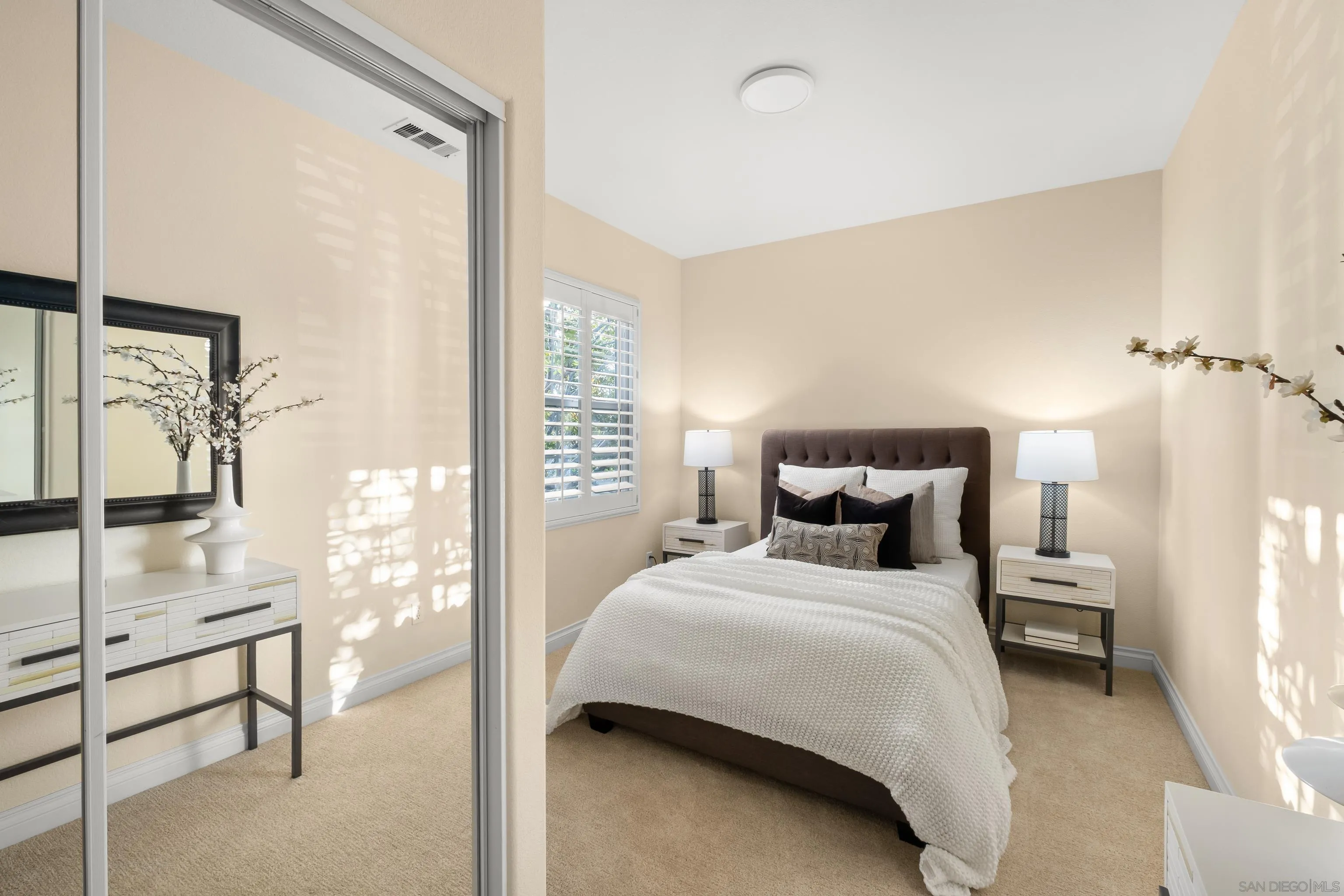 https://cdn.realtyfeed.com/cdn/127/260014117/e3815170a5da2162742b758f51069fa5.webp