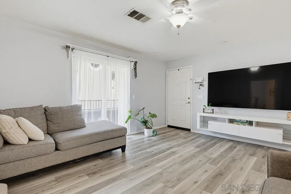 Photo #7: 260014121 Listing: Photo #7