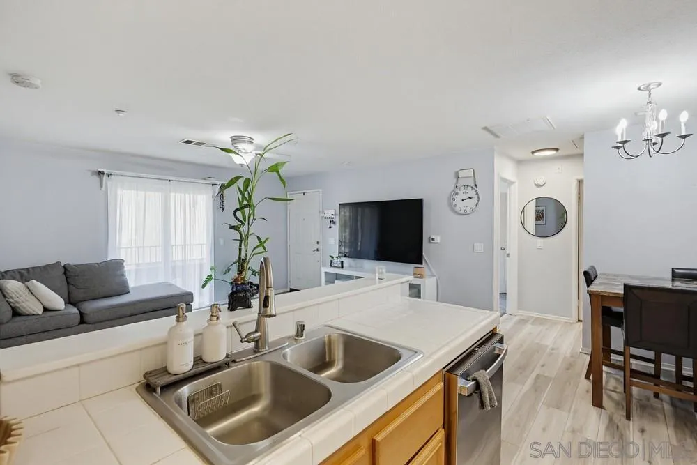 Photo #14: 260014121 Listing: Photo #14