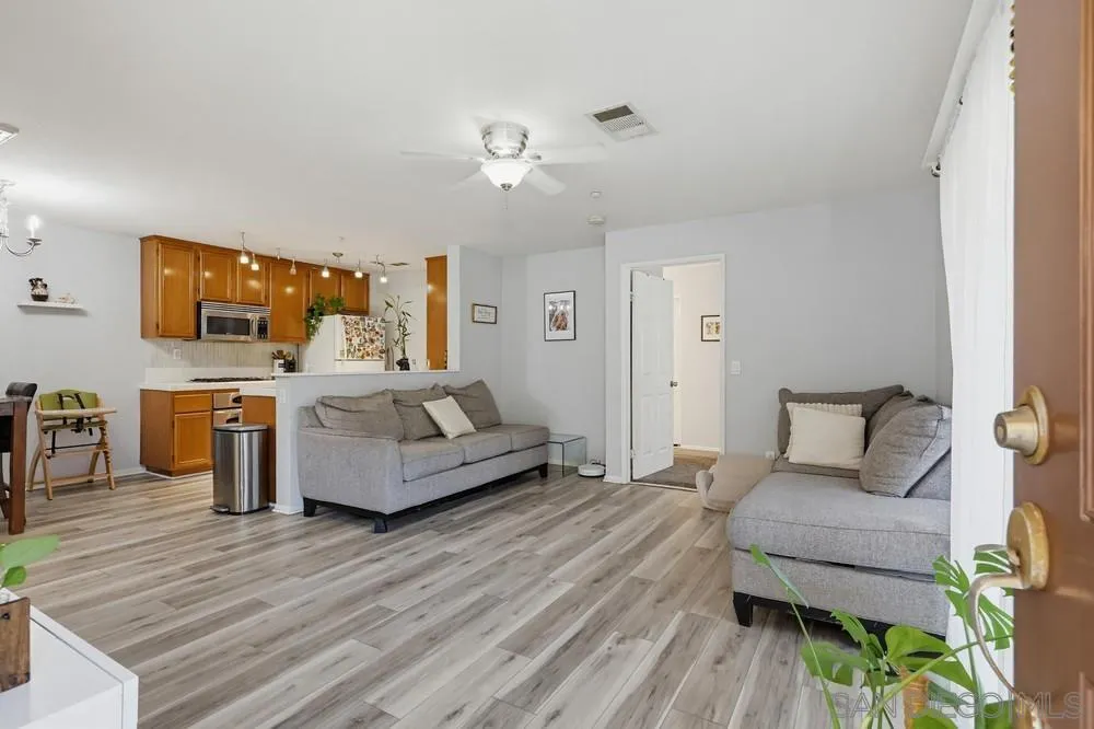 Photo #1: 260014121 Listing: Photo #1