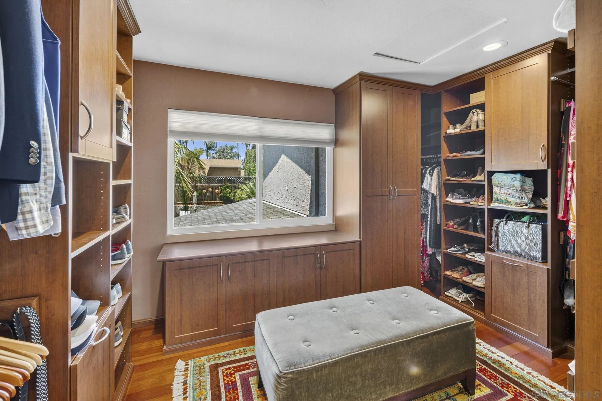https://cdn.realtyfeed.com/cdn/127/260014122/82910f3e296ea43cabbc364c316d373b.webp