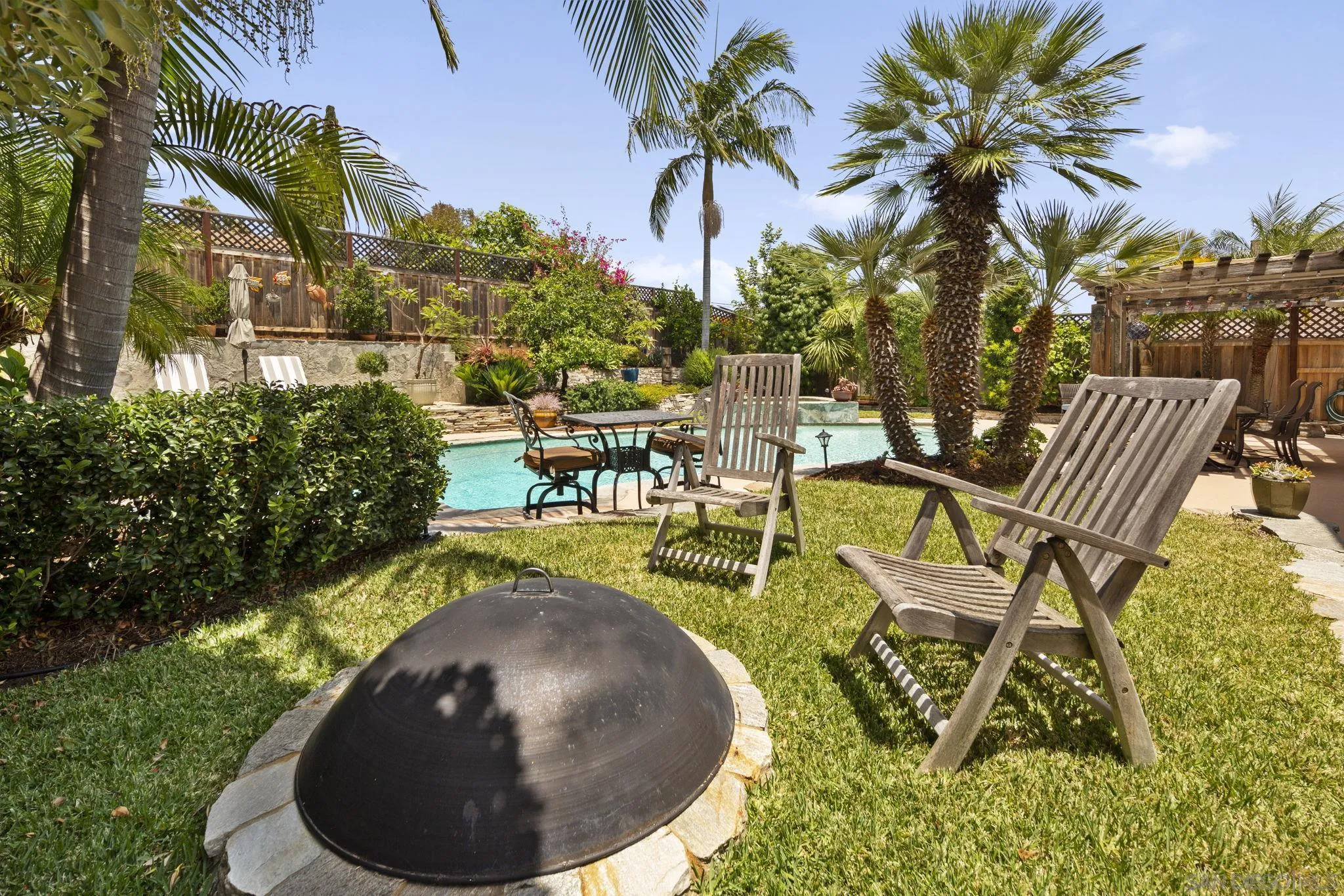 https://cdn.realtyfeed.com/cdn/127/260014122/c50b1781a5a31e833fceb8531db07c79.webp